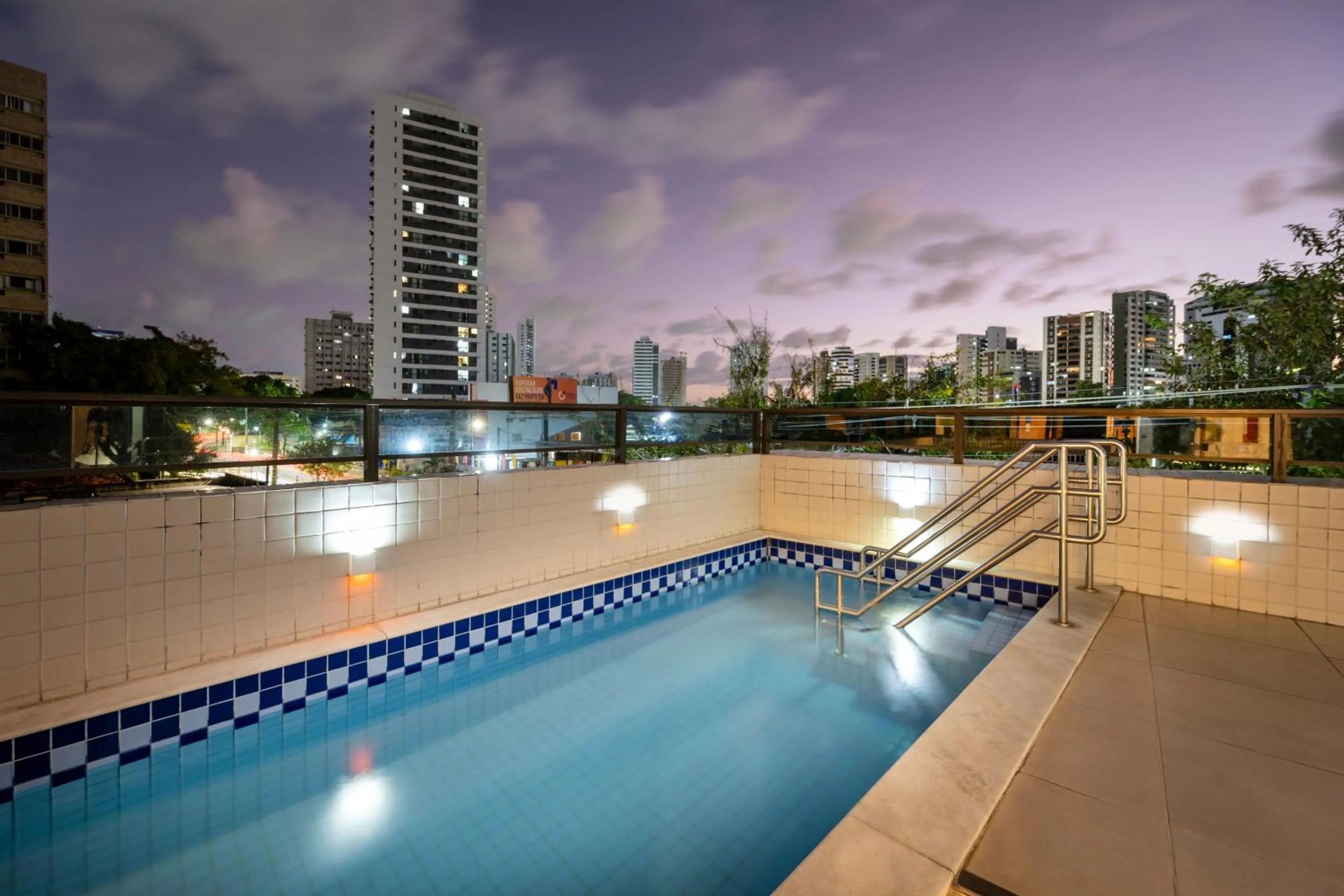 Swimming pool in Villa Park Hotel Recife