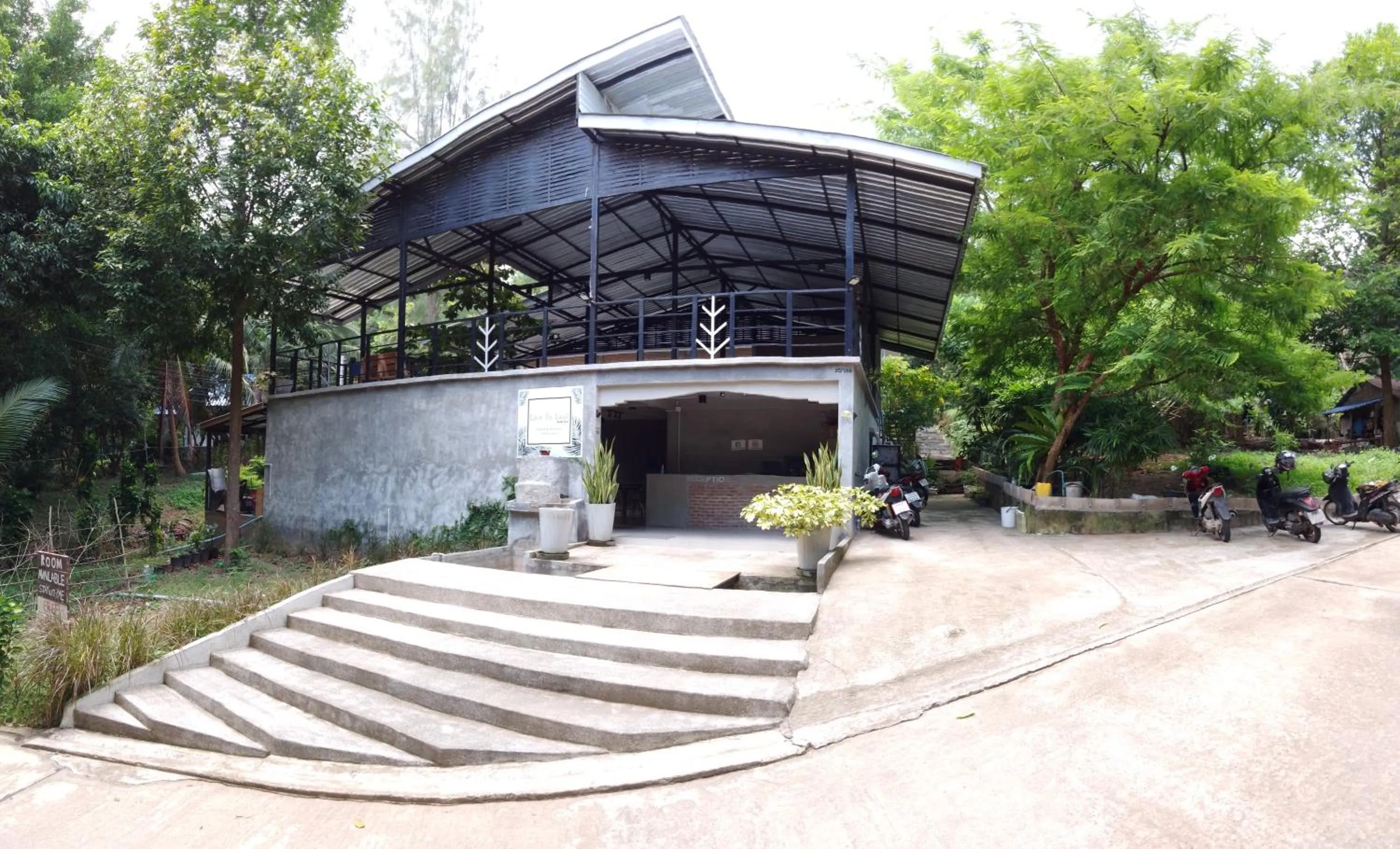 Facade/entrance in Live In Leaf Koh Tao