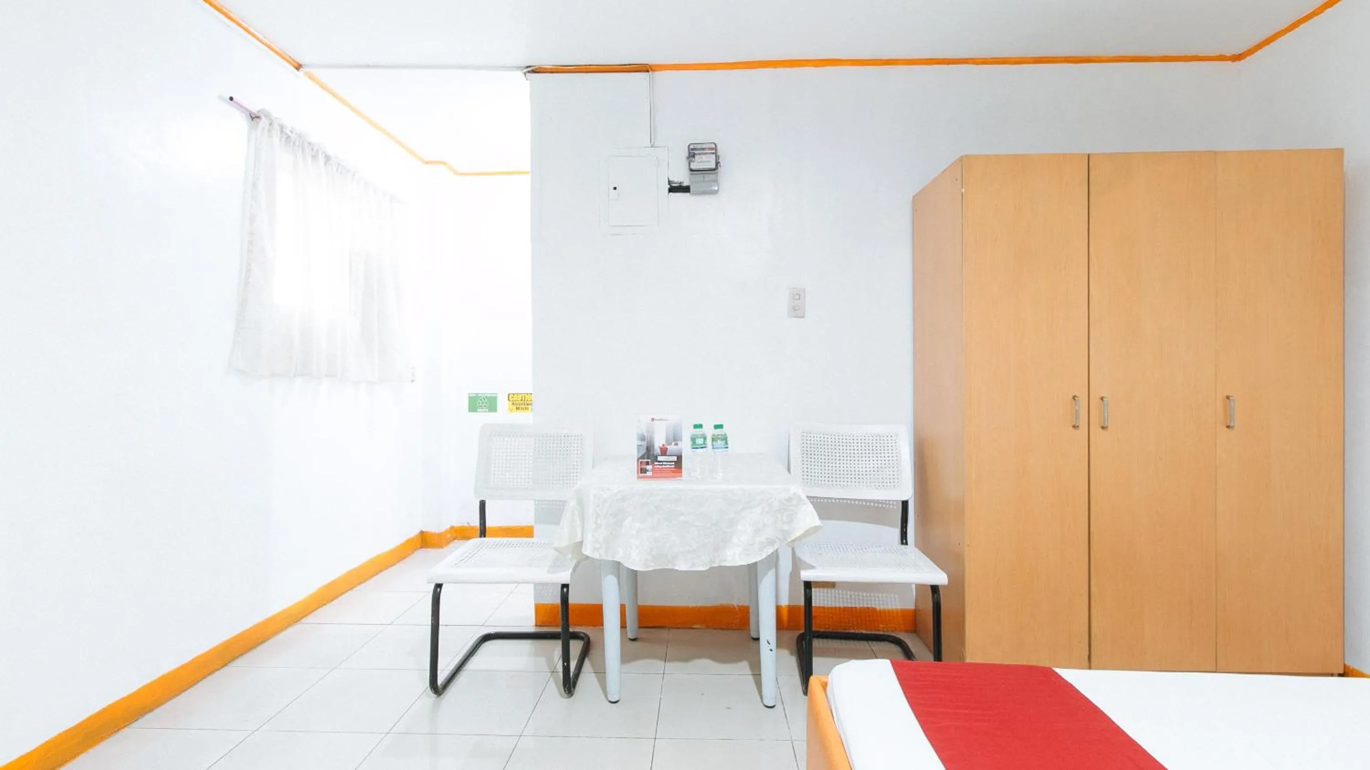 wardrobe in RedDoorz near East Avenue Medical Center