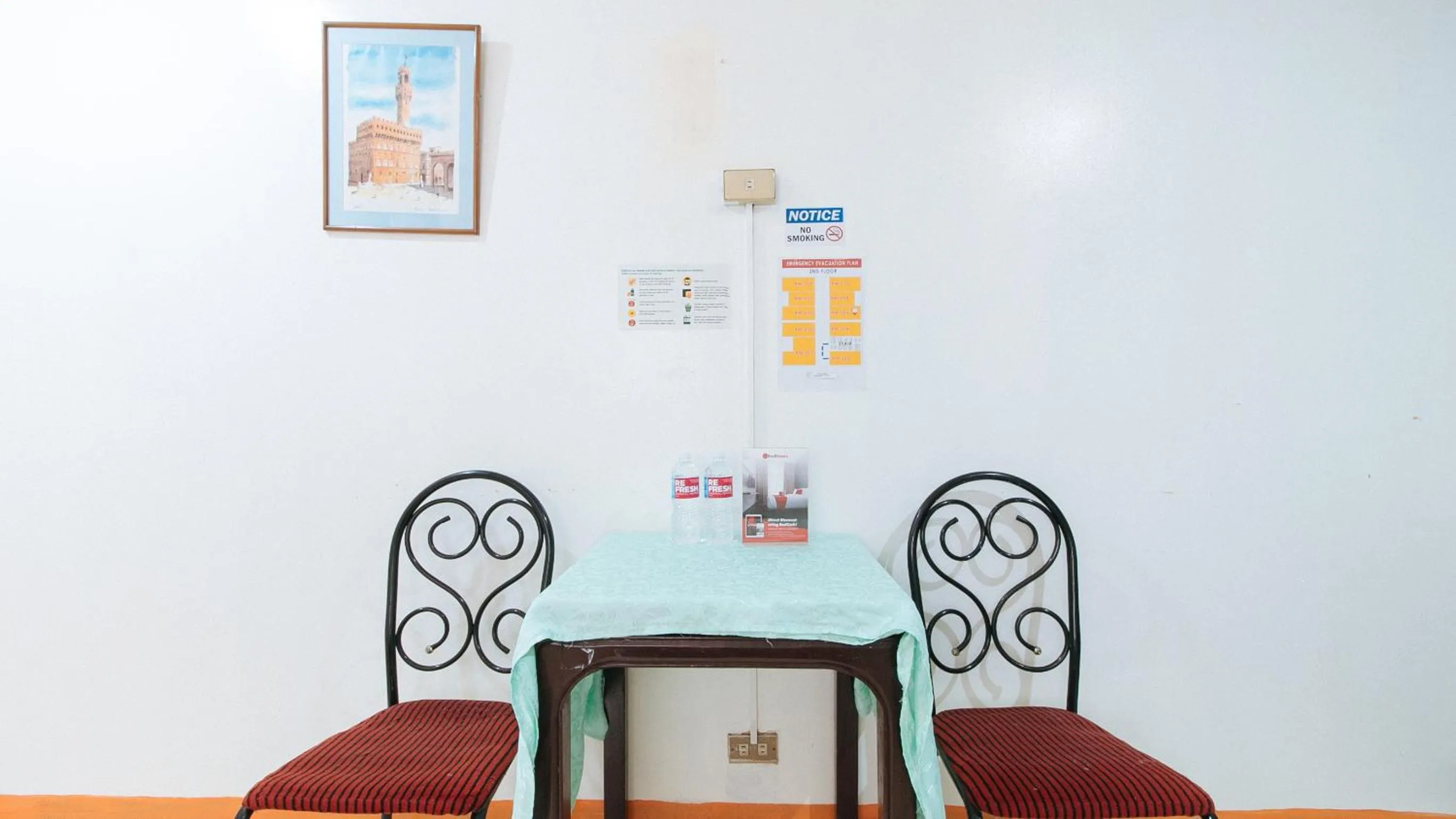 Seating area in RedDoorz near East Avenue Medical Center