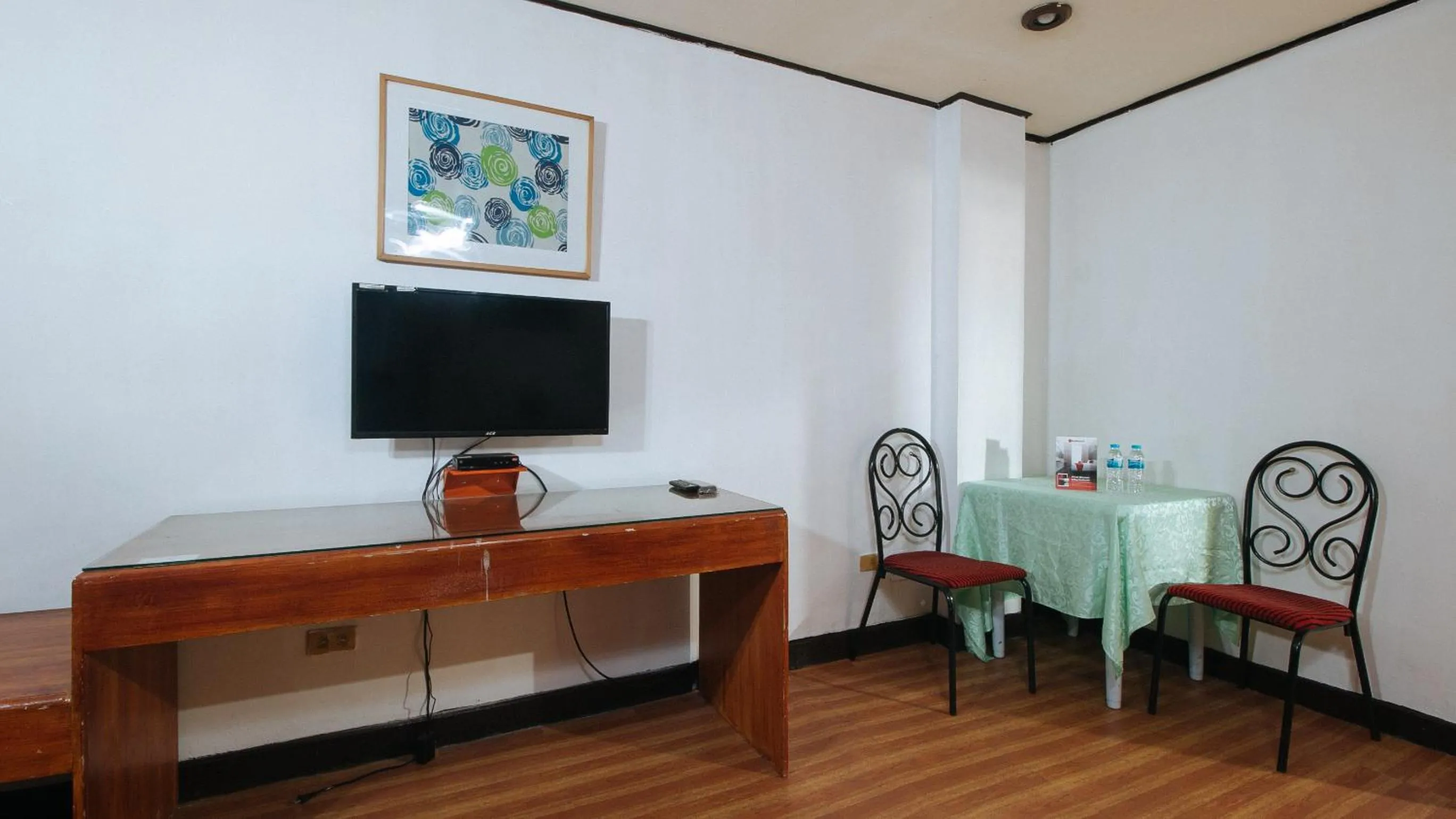 TV and multimedia in RedDoorz near East Avenue Medical Center