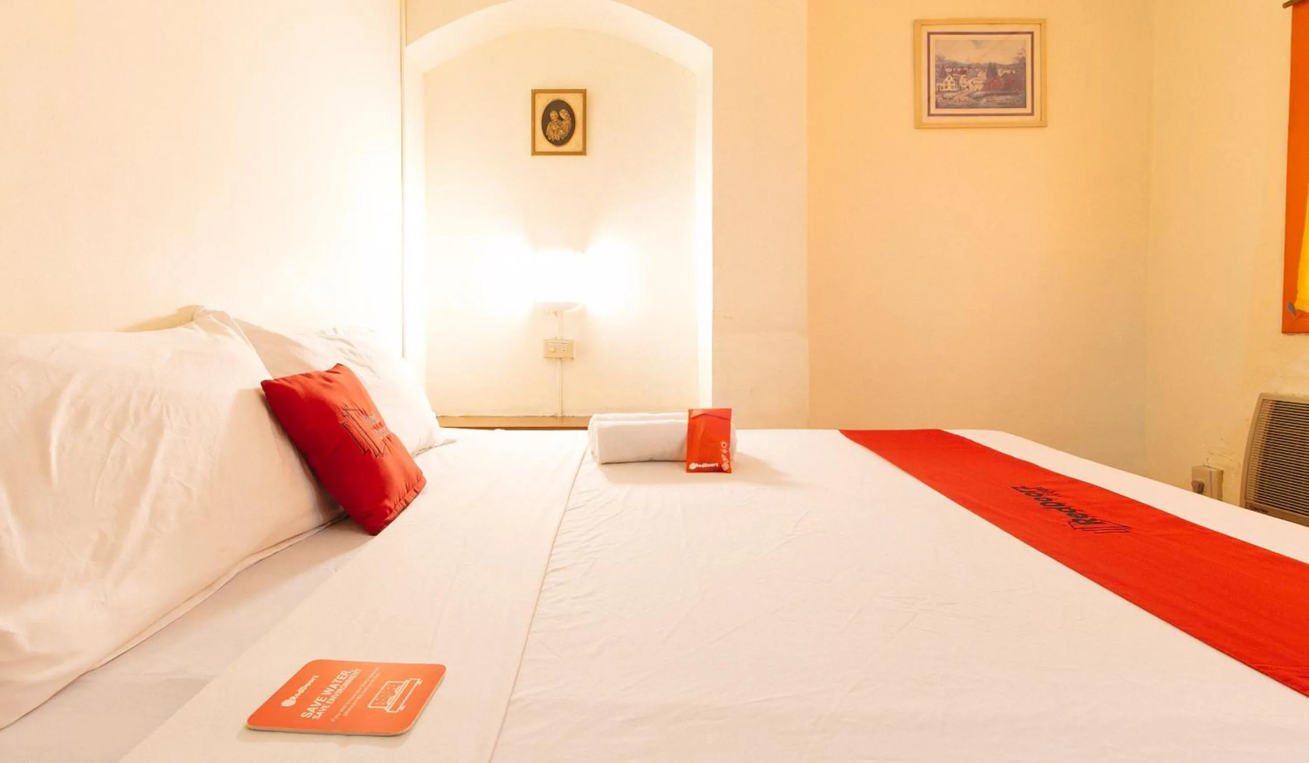 Bed in RedDoorz near East Avenue Medical Center