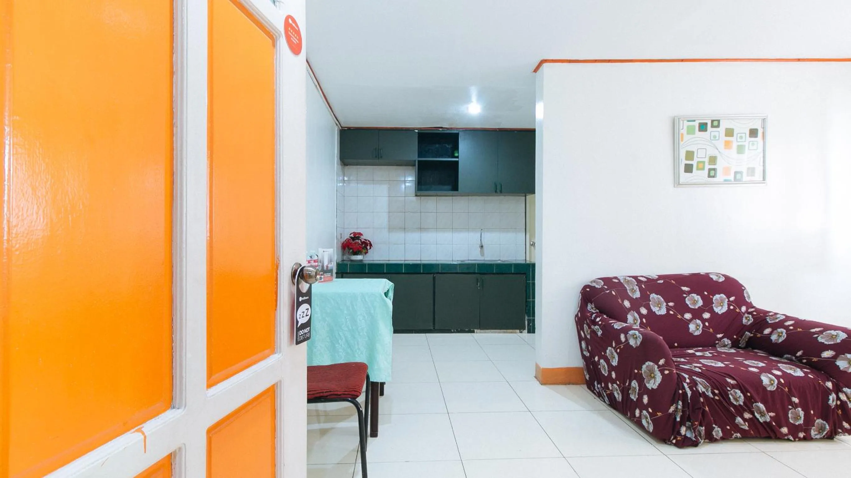 Living room in RedDoorz near East Avenue Medical Center