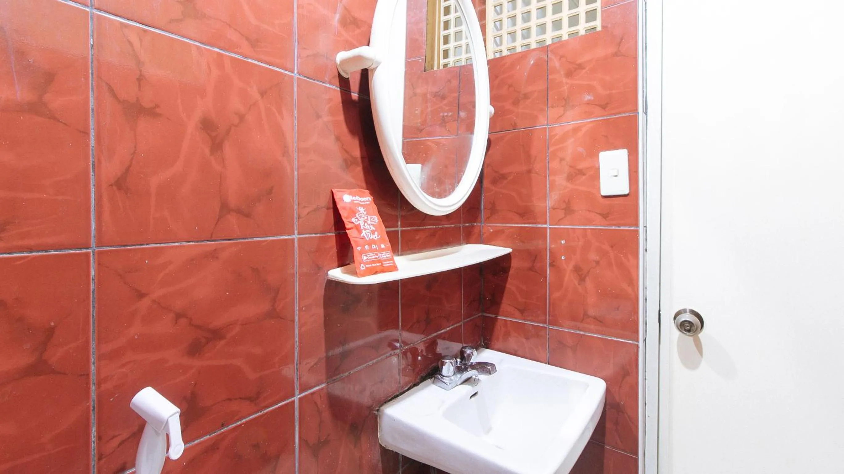 Bathroom in RedDoorz near East Avenue Medical Center