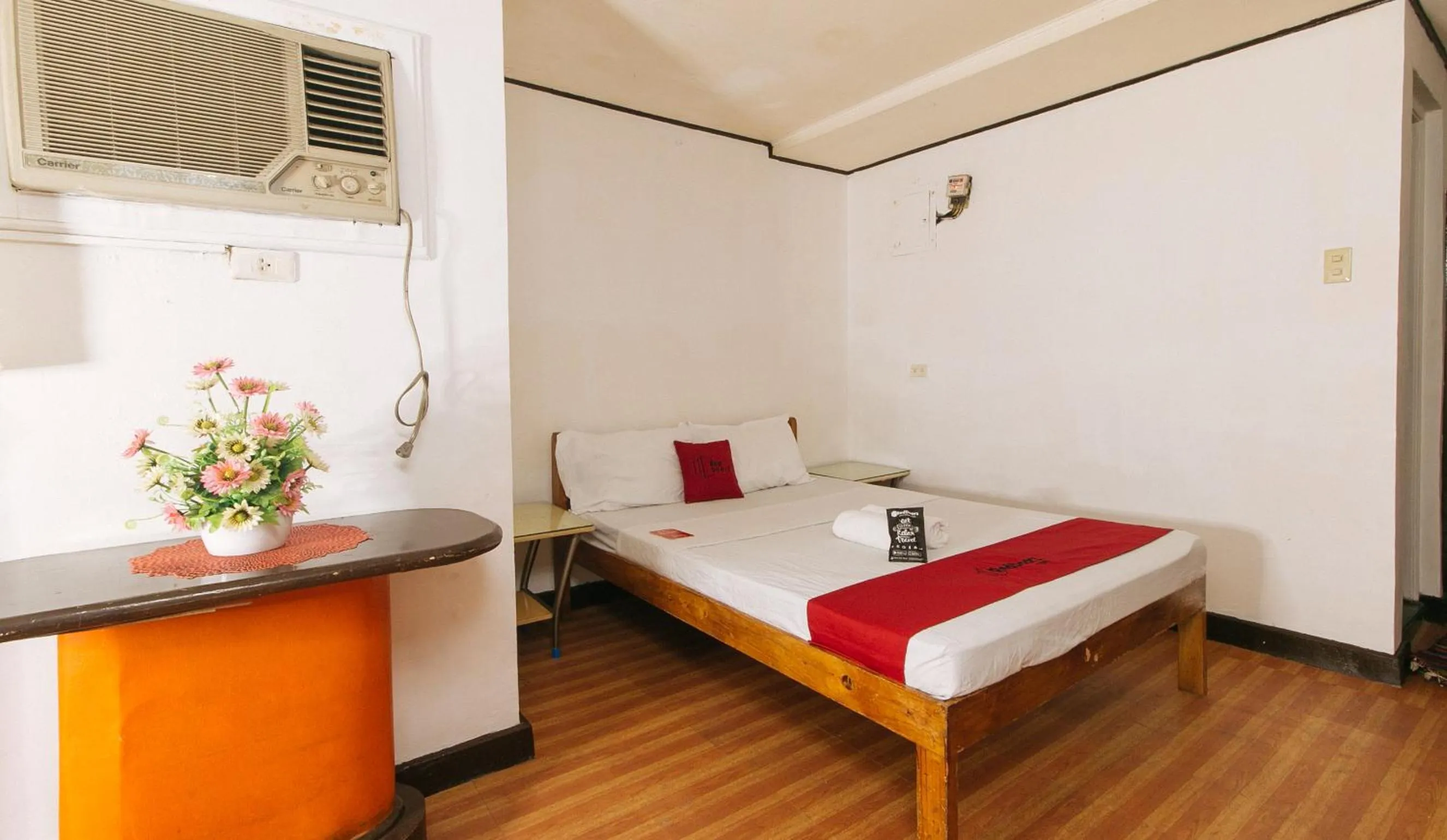 Photo of the whole room, Bed in RedDoorz near East Avenue Medical Center