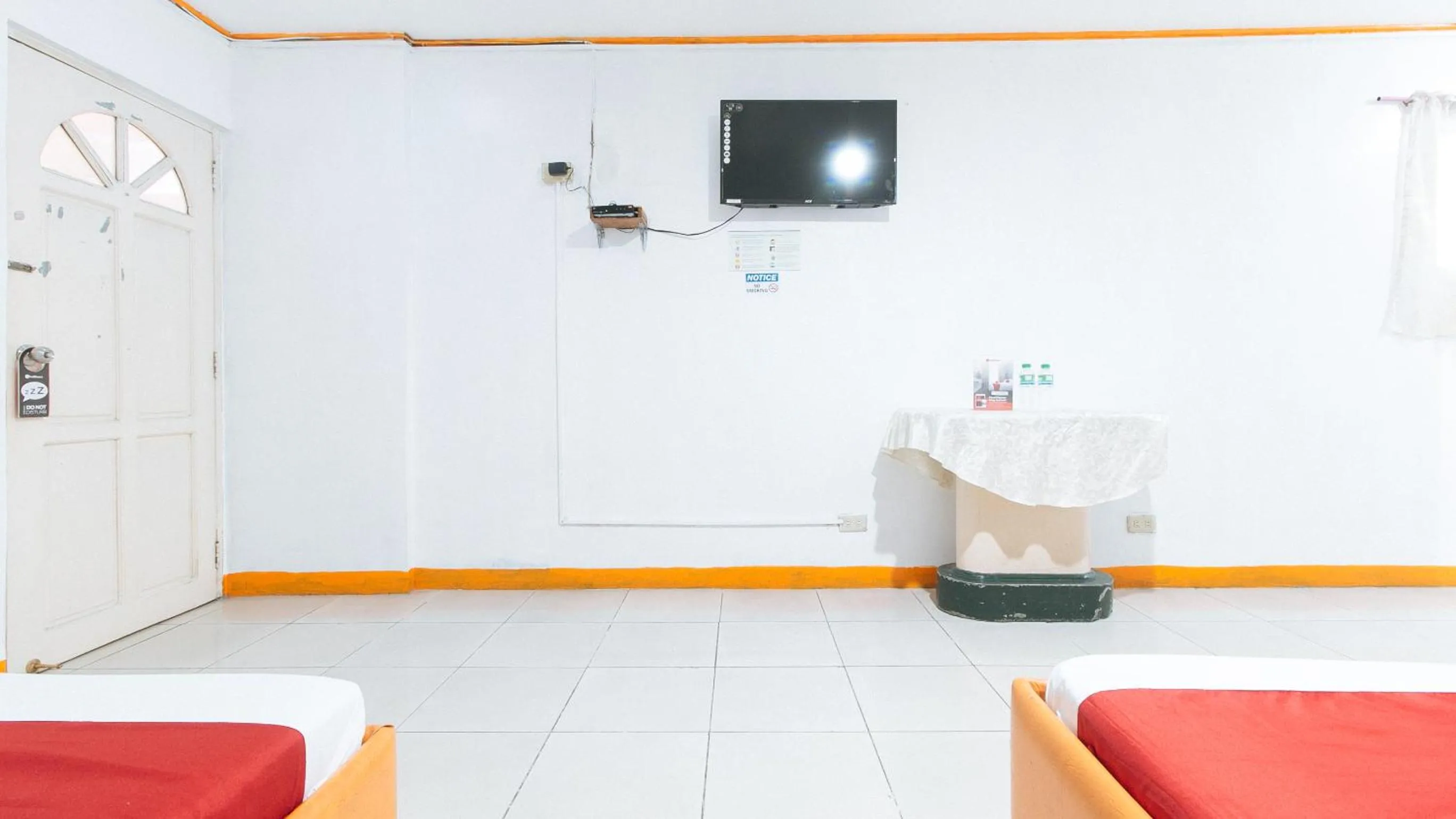 TV and multimedia in RedDoorz near East Avenue Medical Center