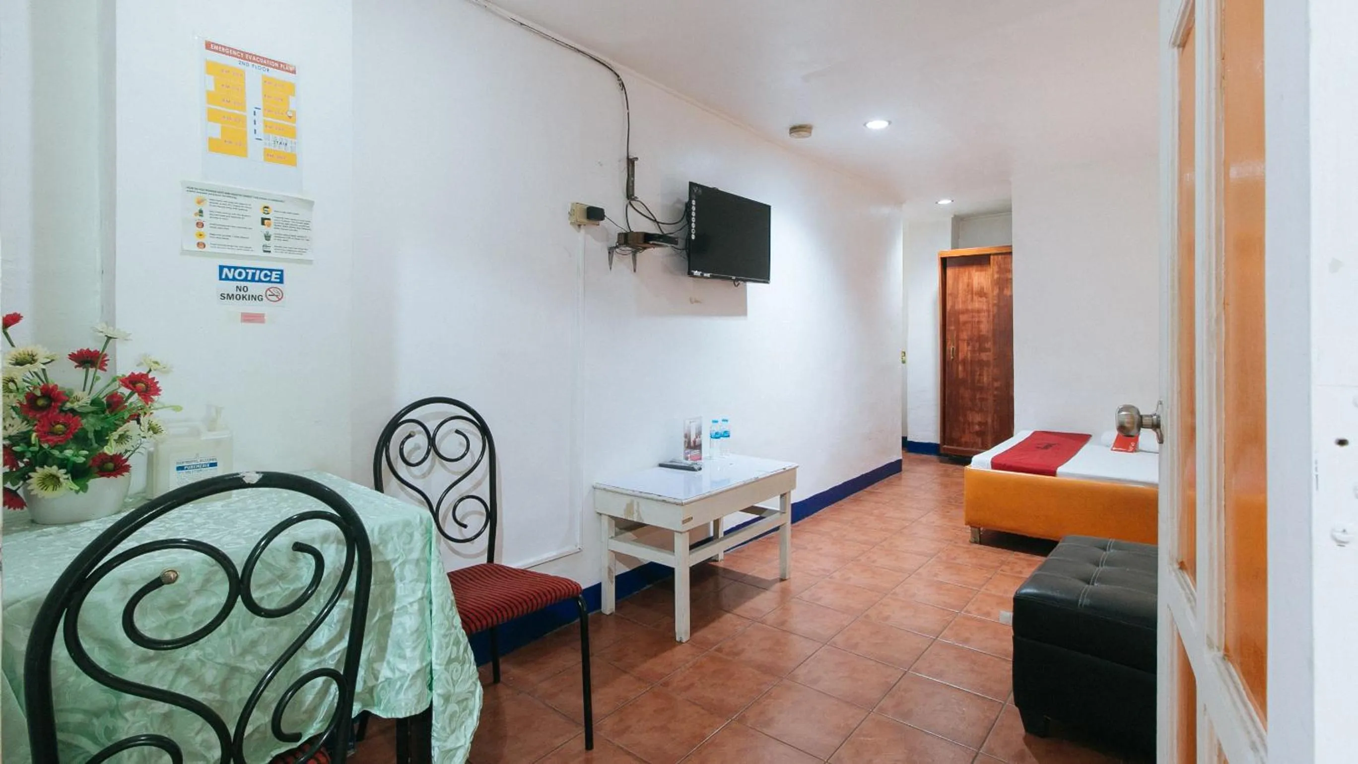 TV and multimedia in RedDoorz near East Avenue Medical Center