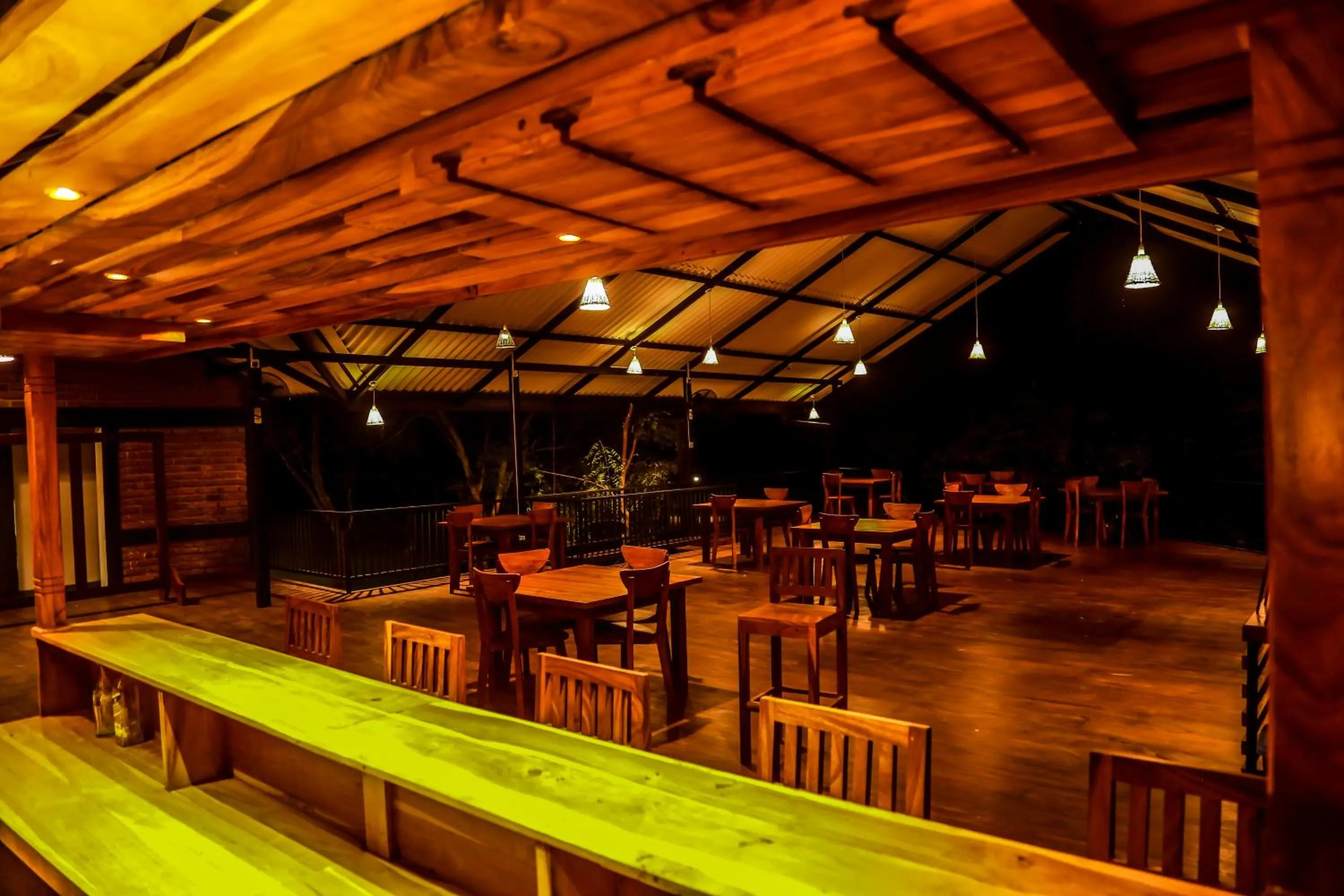 Restaurant/places to eat in Doola River Edge