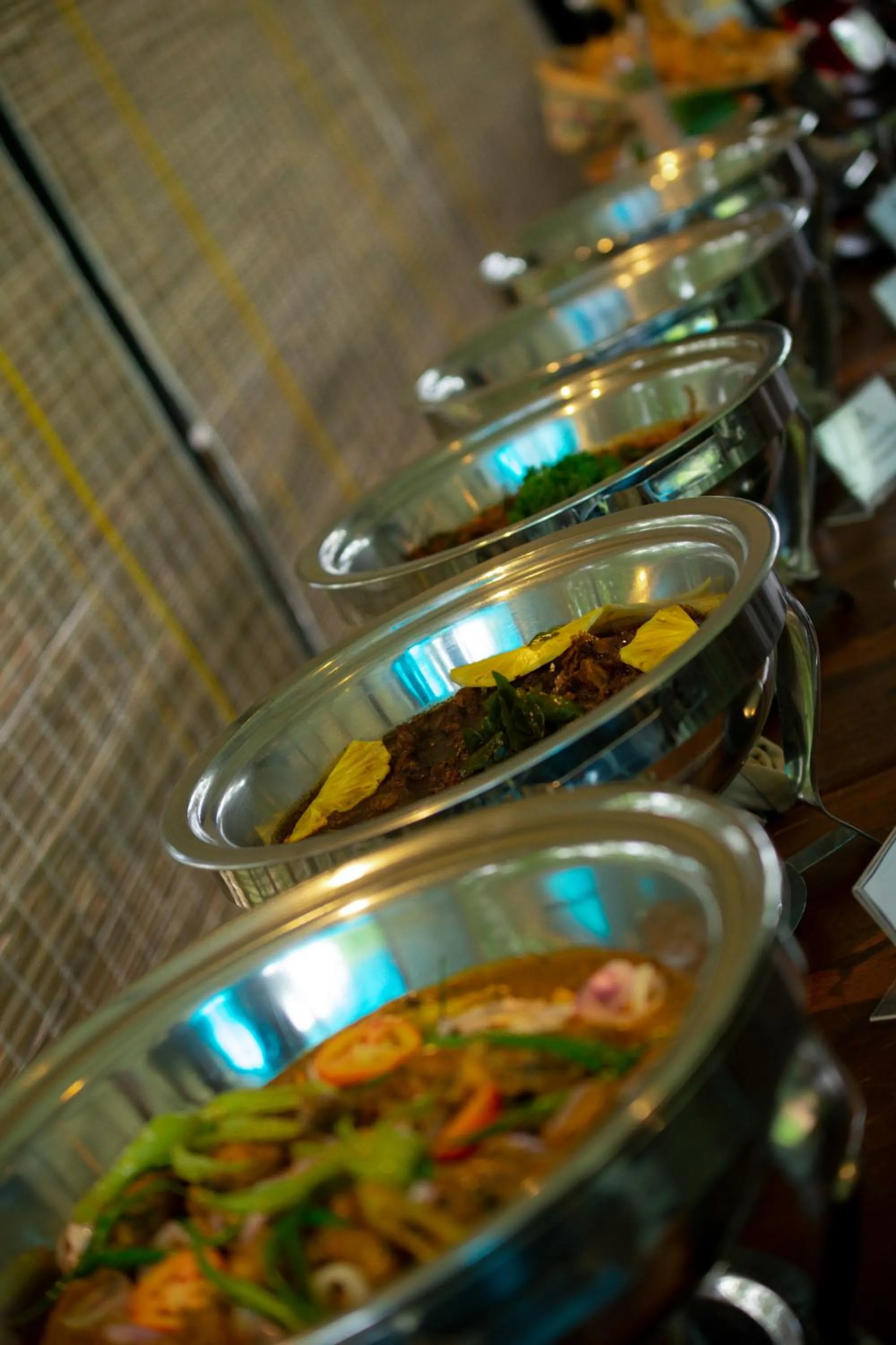 Restaurant/places to eat in Doola River Edge