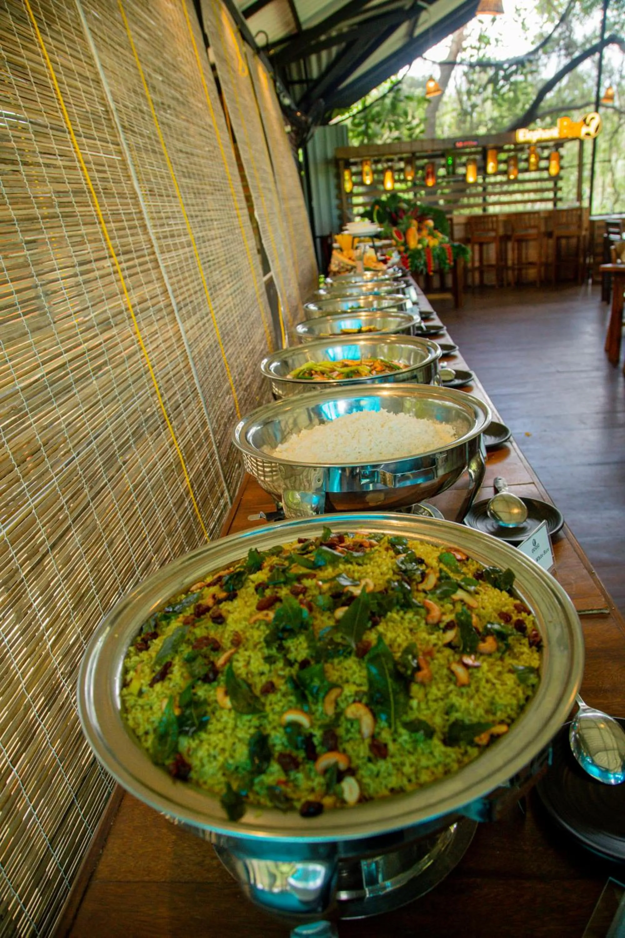 Restaurant/places to eat in Doola River Edge
