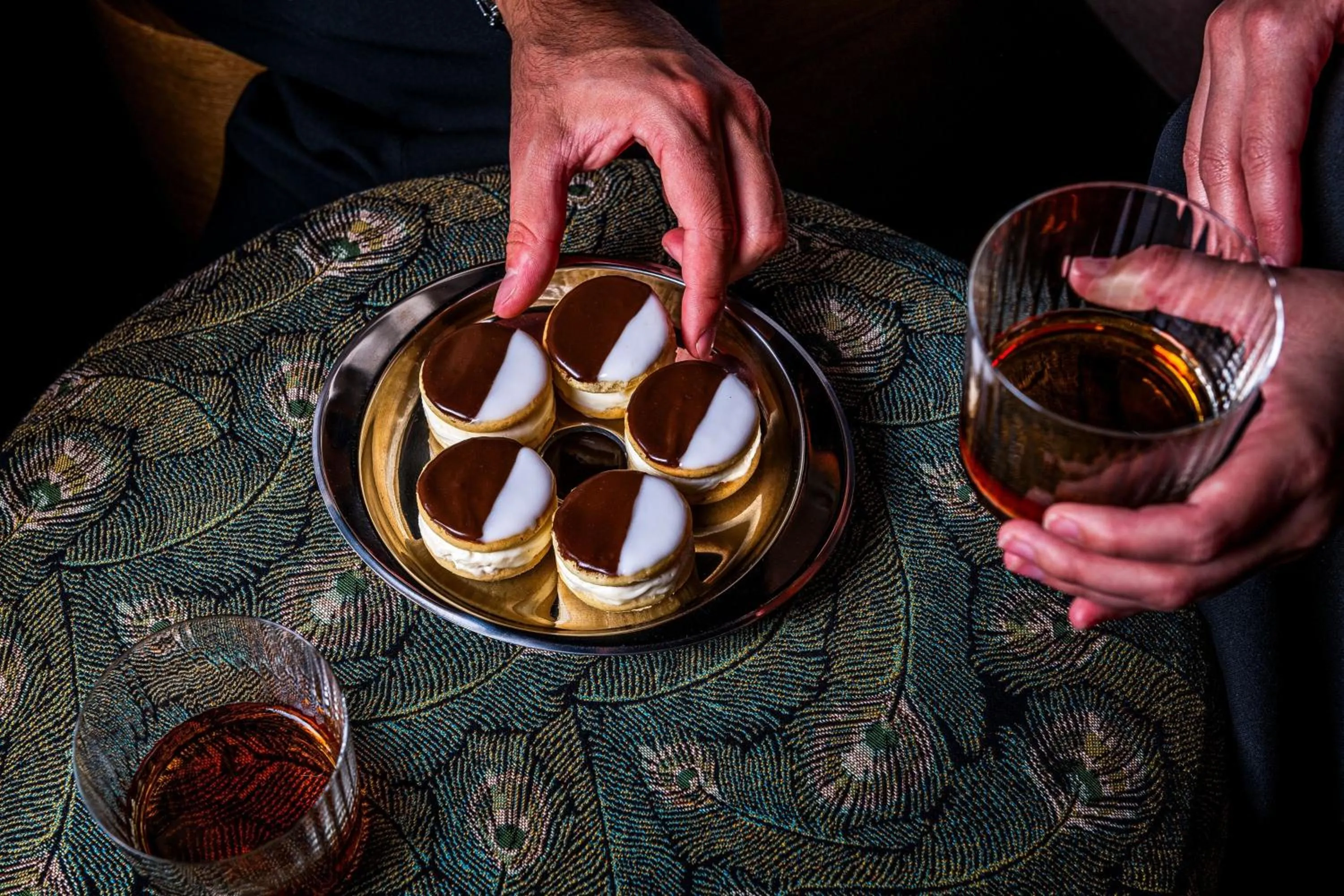 Restaurant/places to eat in JW Marriott Essex House New York