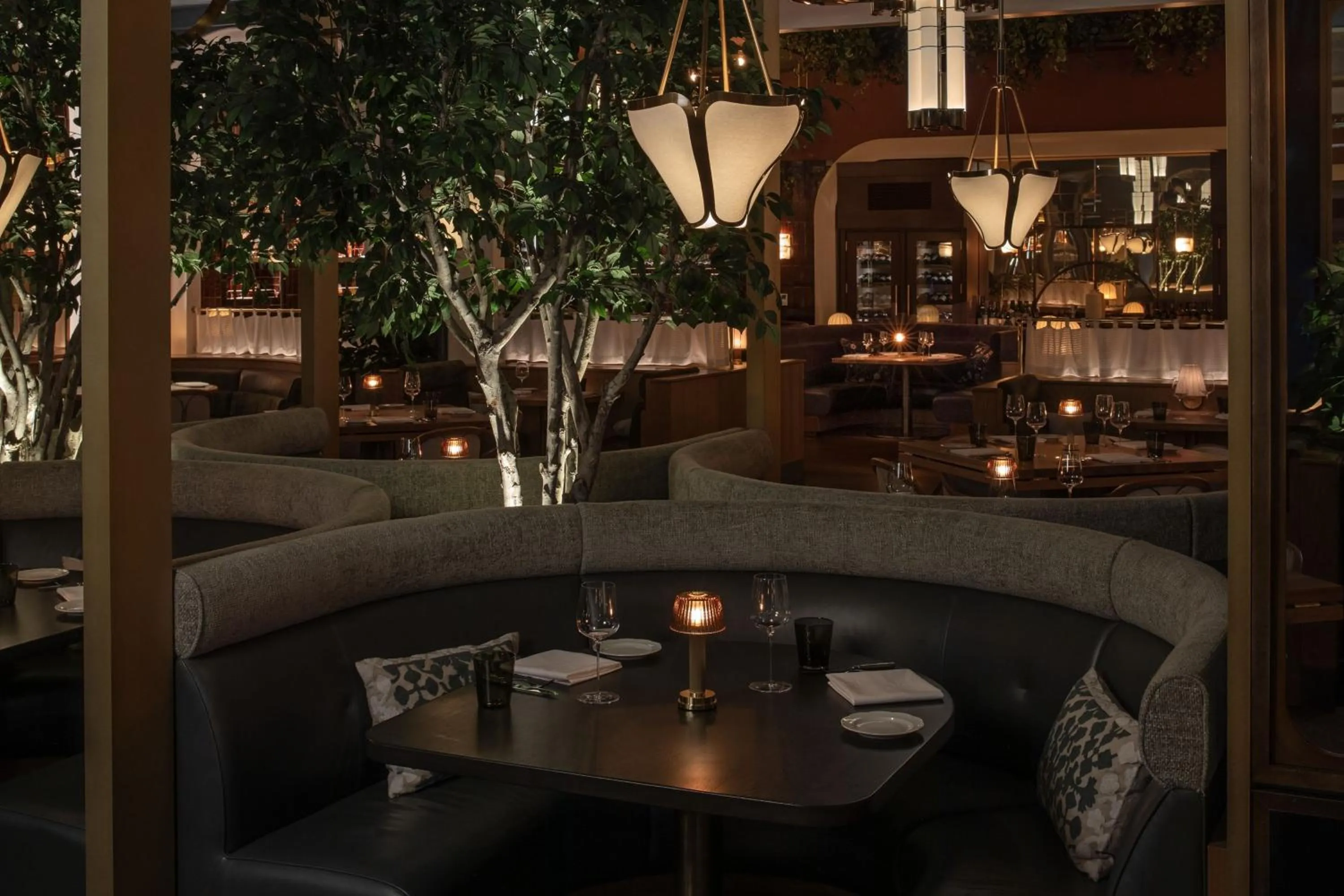 Restaurant/places to eat in JW Marriott Essex House New York