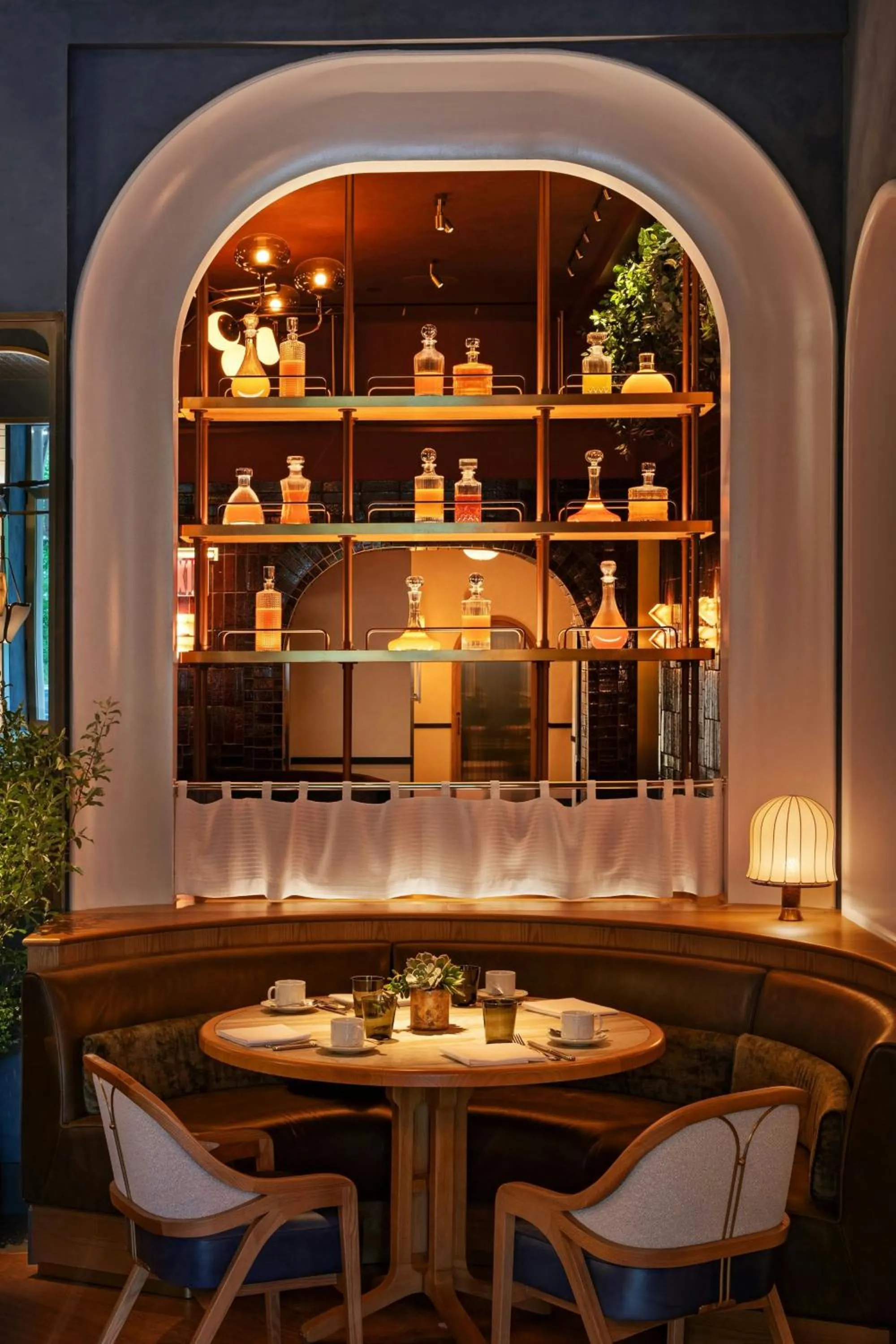 Restaurant/places to eat in JW Marriott Essex House New York