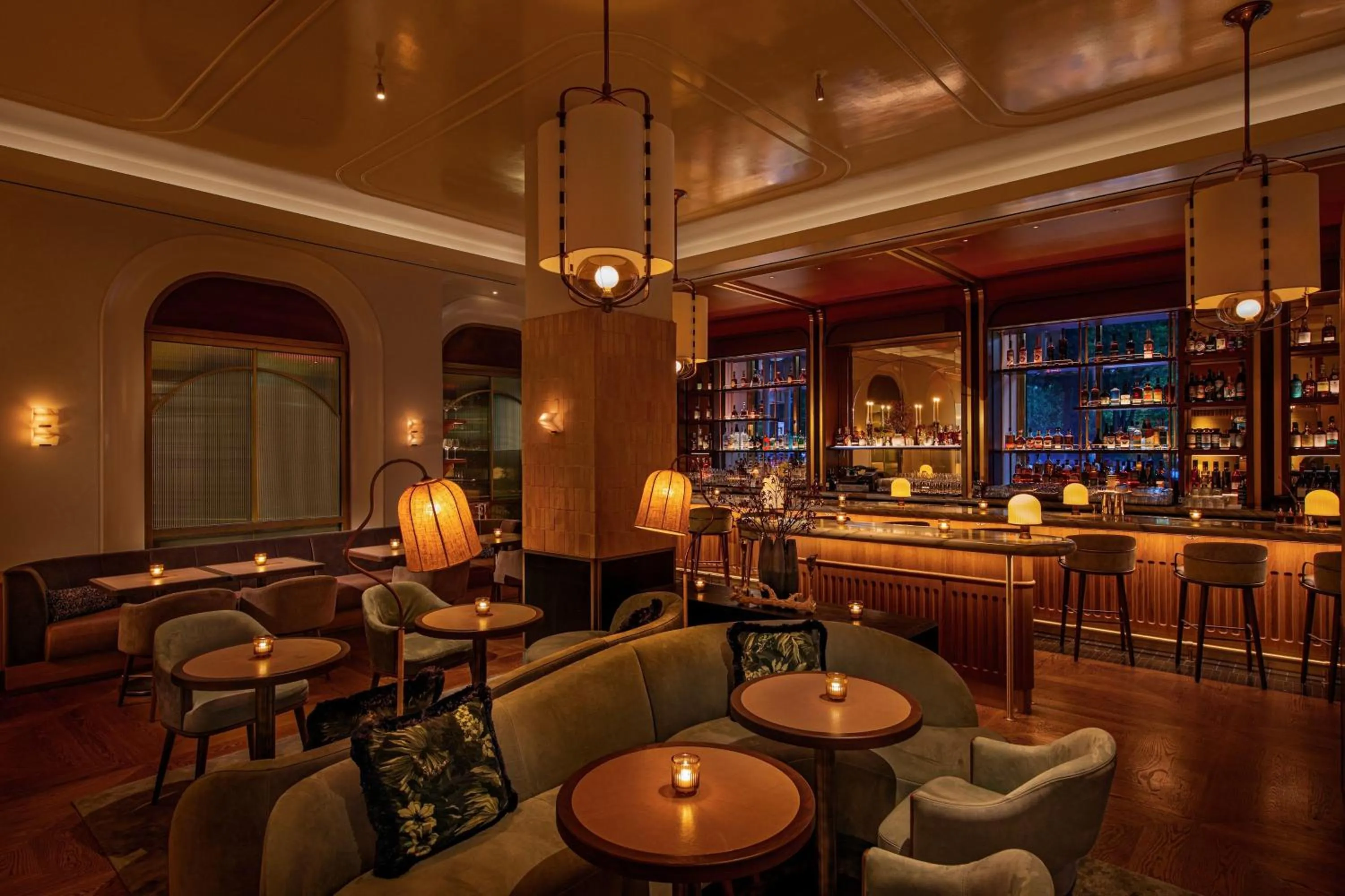 Lounge or bar in JW Marriott Essex House New York