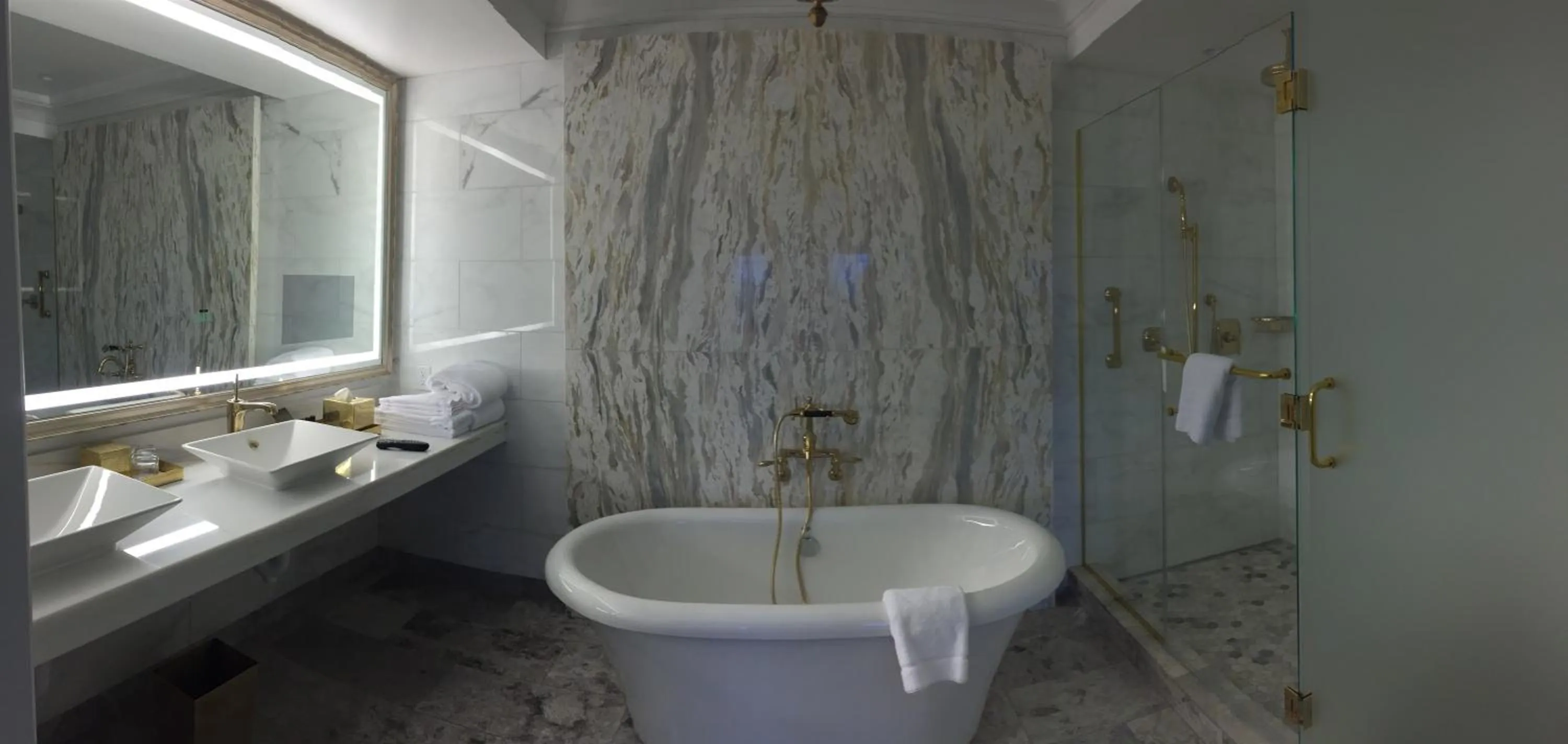 Shower in Claremont Resort & Club