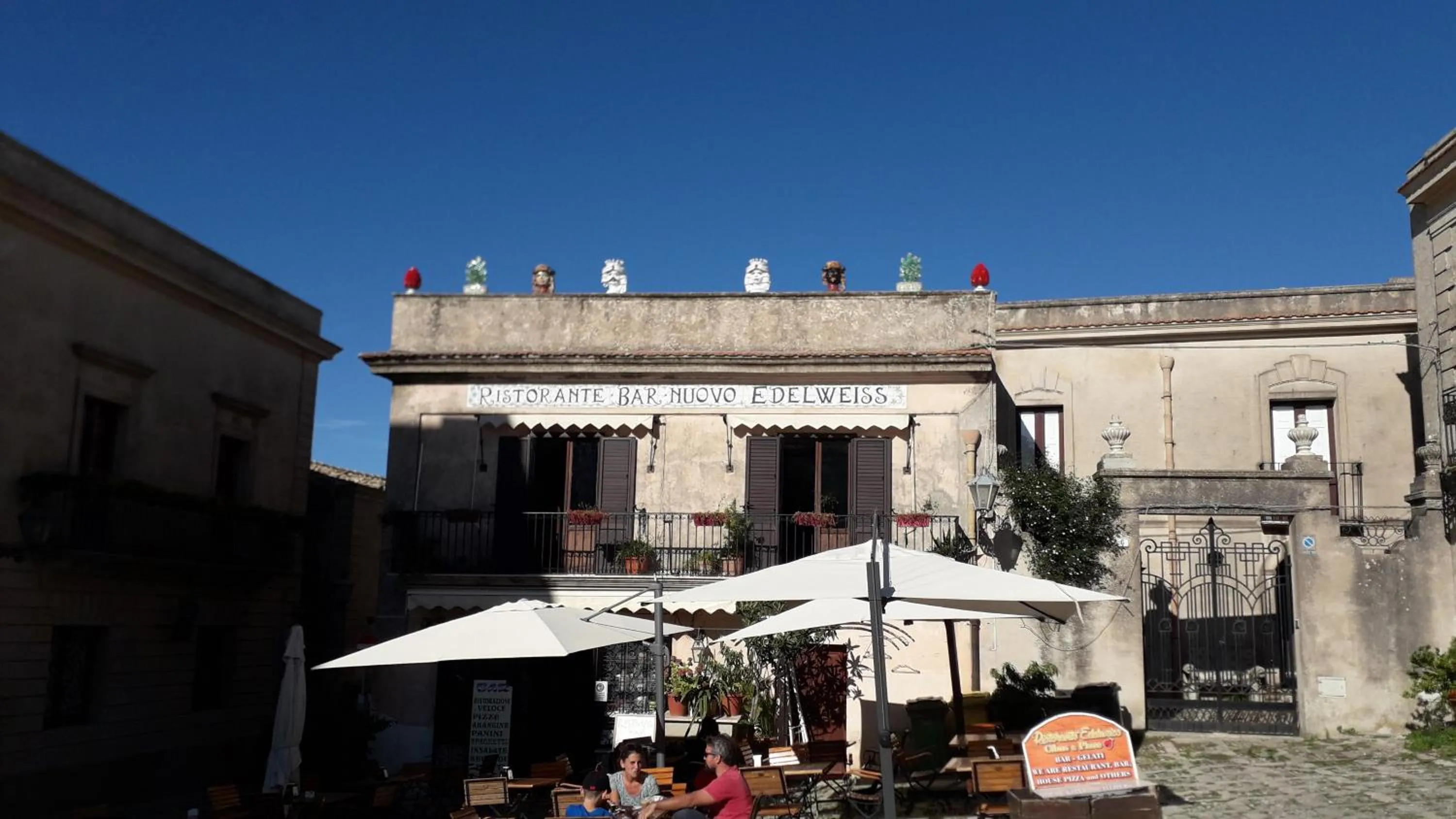 Restaurant/places to eat in Hotel Edelweiss