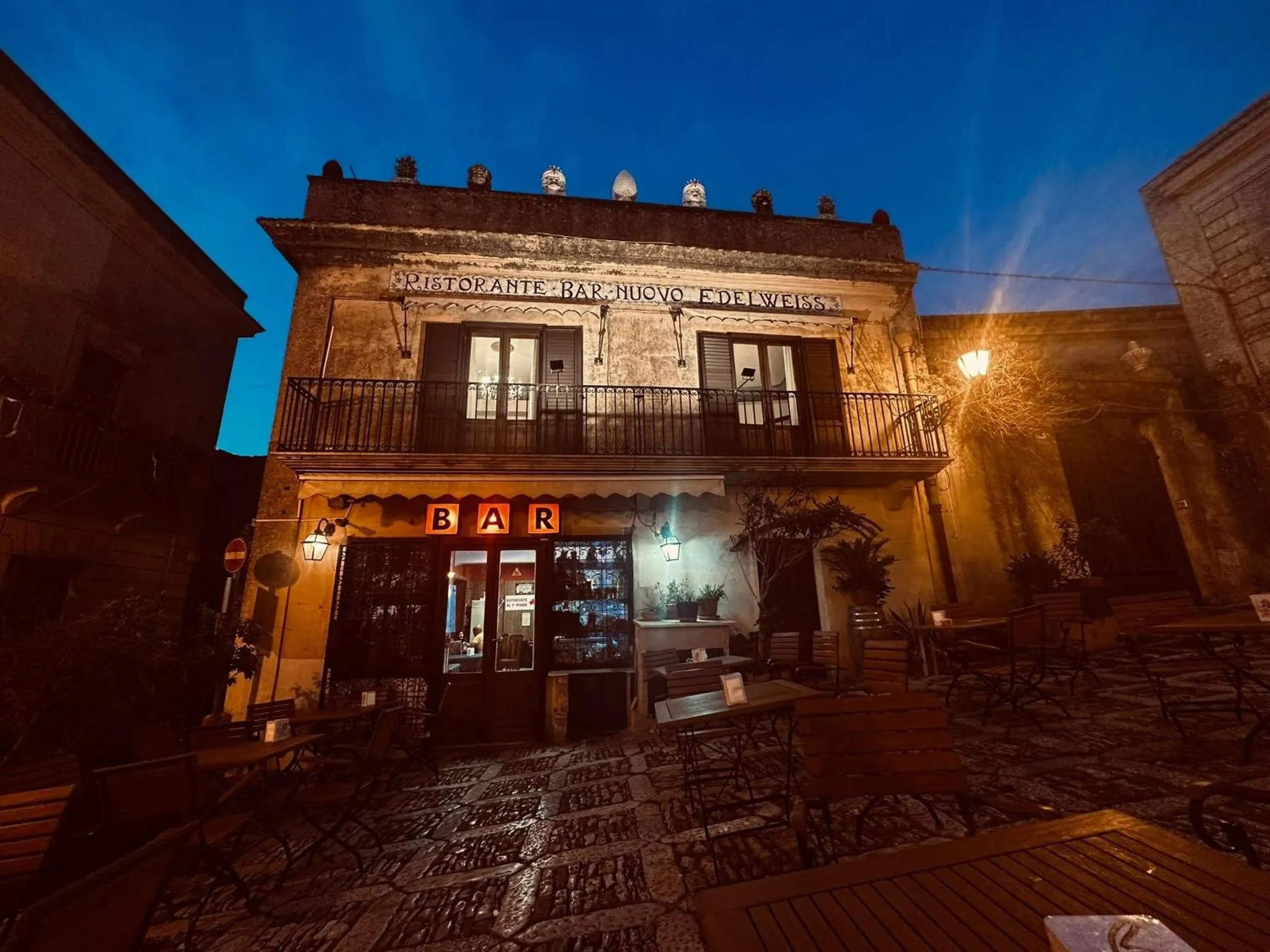 Restaurant/places to eat in Hotel Edelweiss