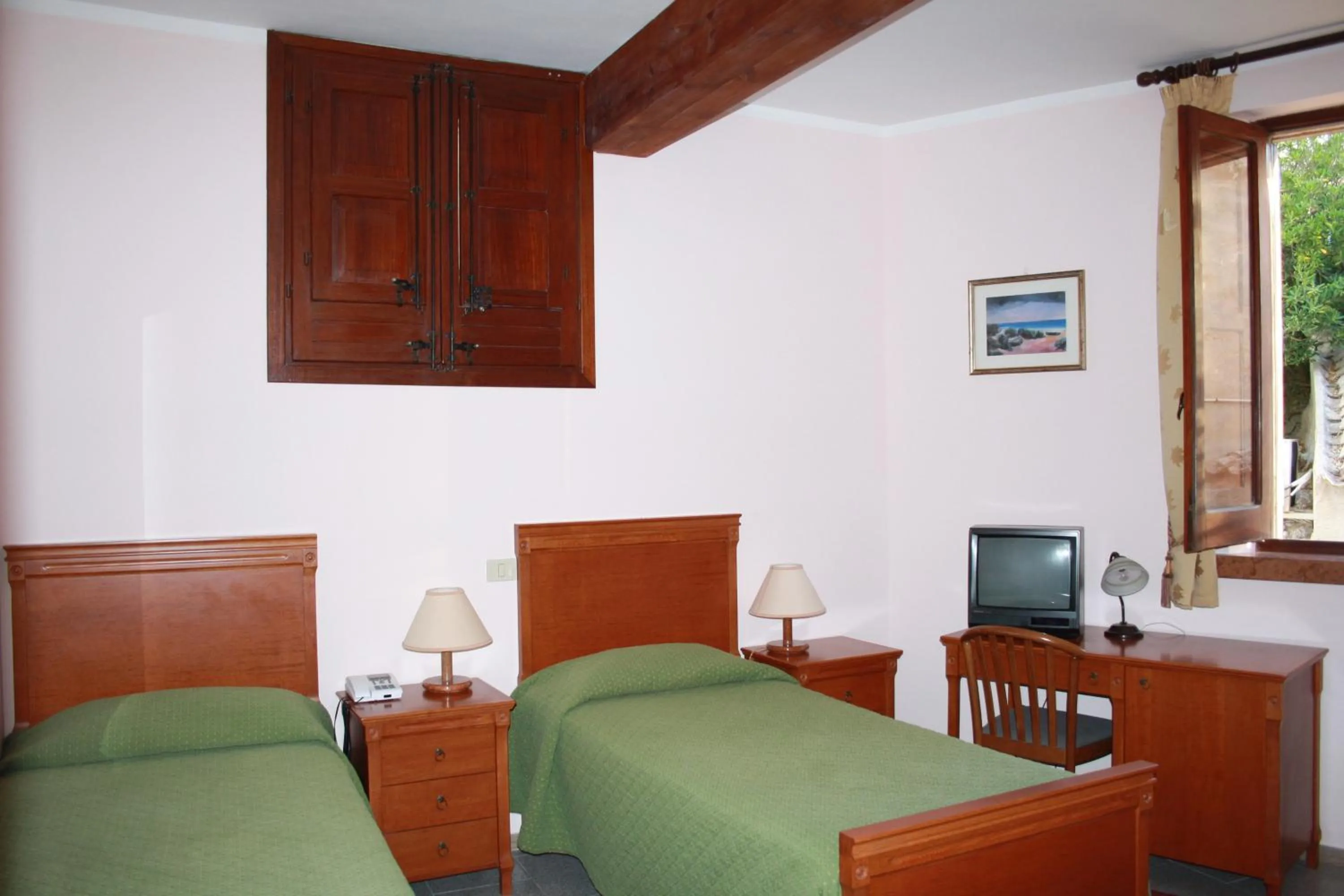 Photo of the whole room, Bed in Hotel Edelweiss