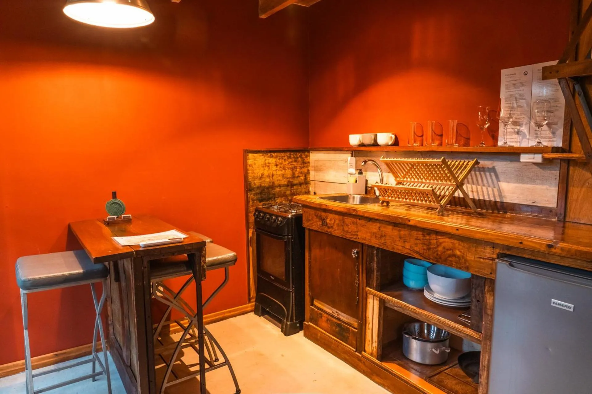 Kitchen or kitchenette in Cabañas en el Bosque a 5 minutos del mar - Estancia CH