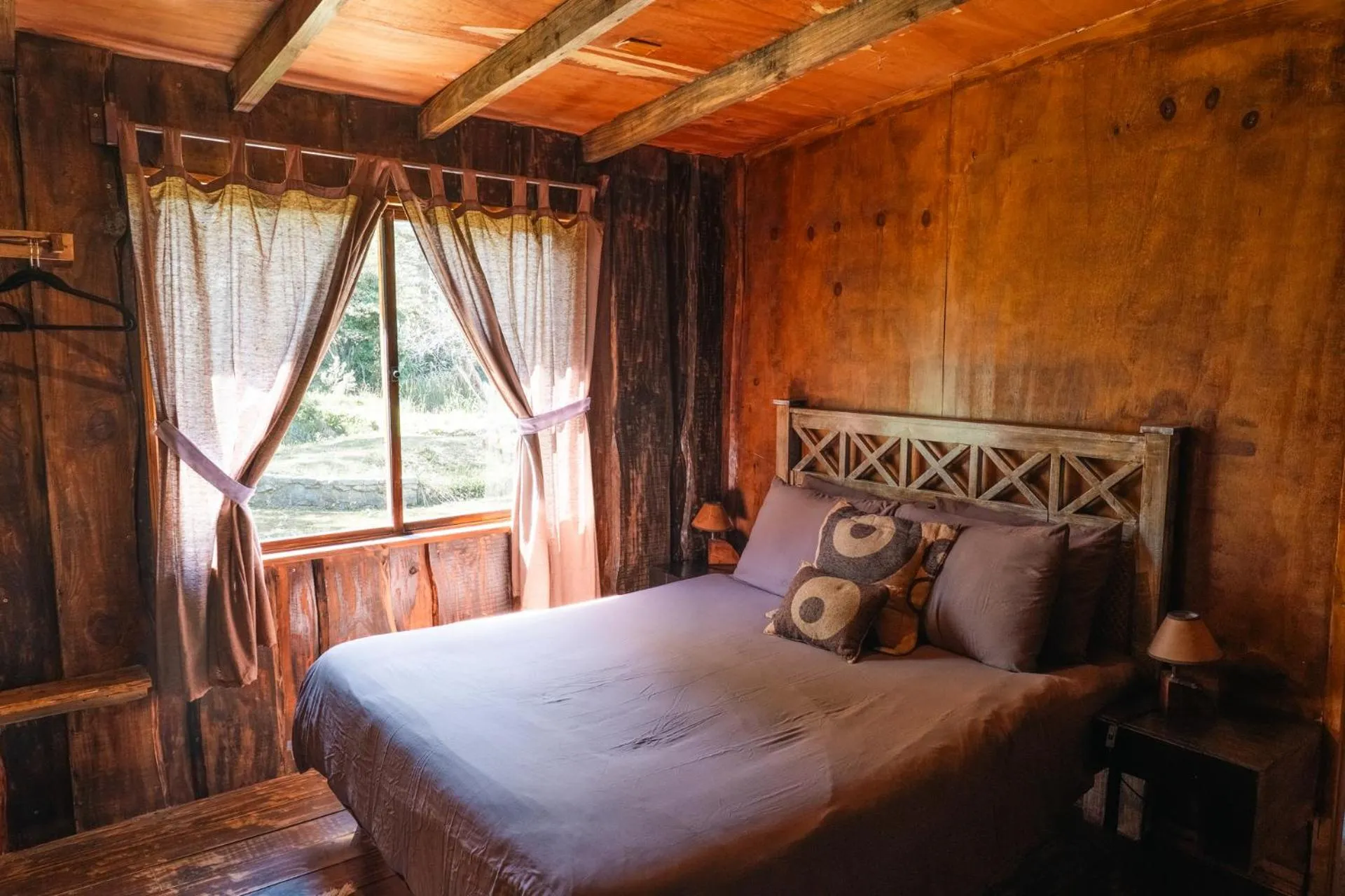 Bedroom, Bed in Cabañas en el Bosque a 5 minutos del mar - Estancia CH