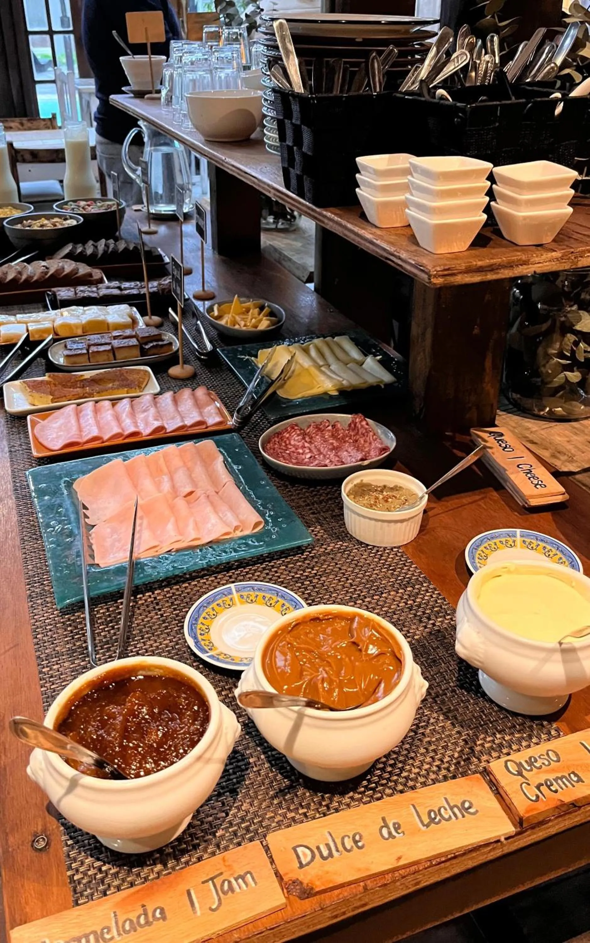 Buffet breakfast in Cabañas en el Bosque a 5 minutos del mar - Estancia CH