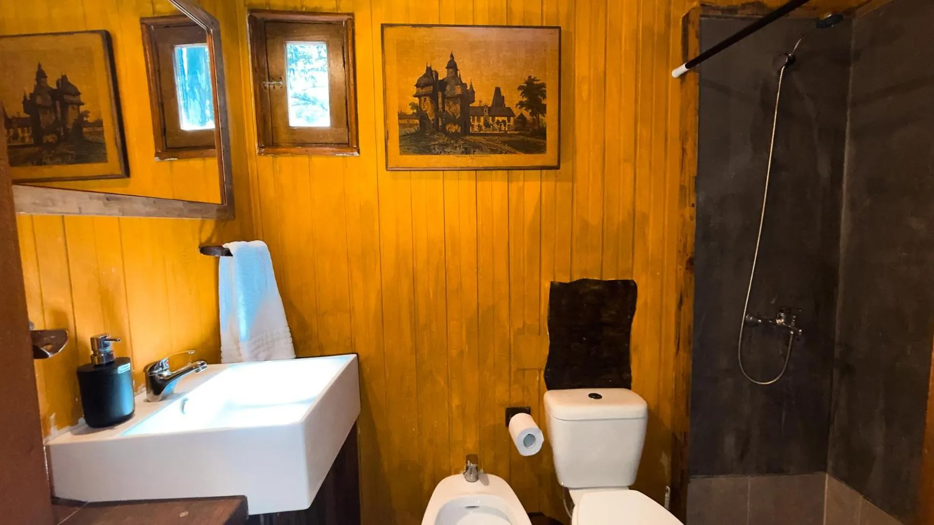 Bathroom in Cabañas en el Bosque a 5 minutos del mar - Estancia CH