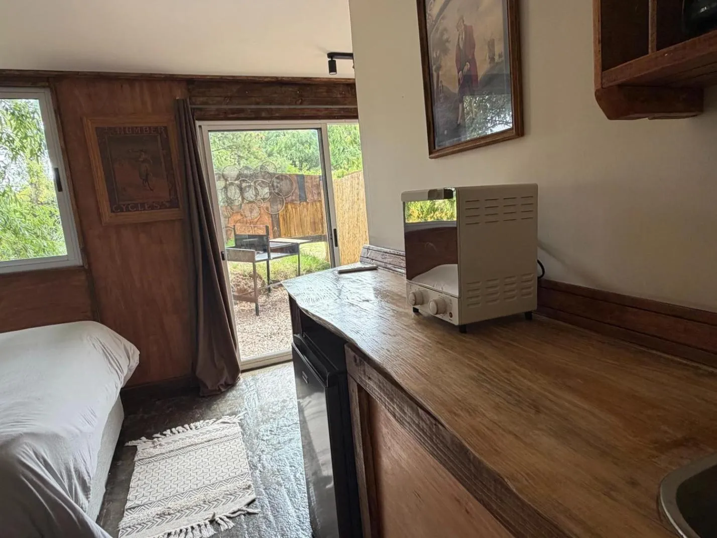 Kitchen or kitchenette, Bed in Cabañas en el Bosque a 5 minutos del mar - Estancia CH