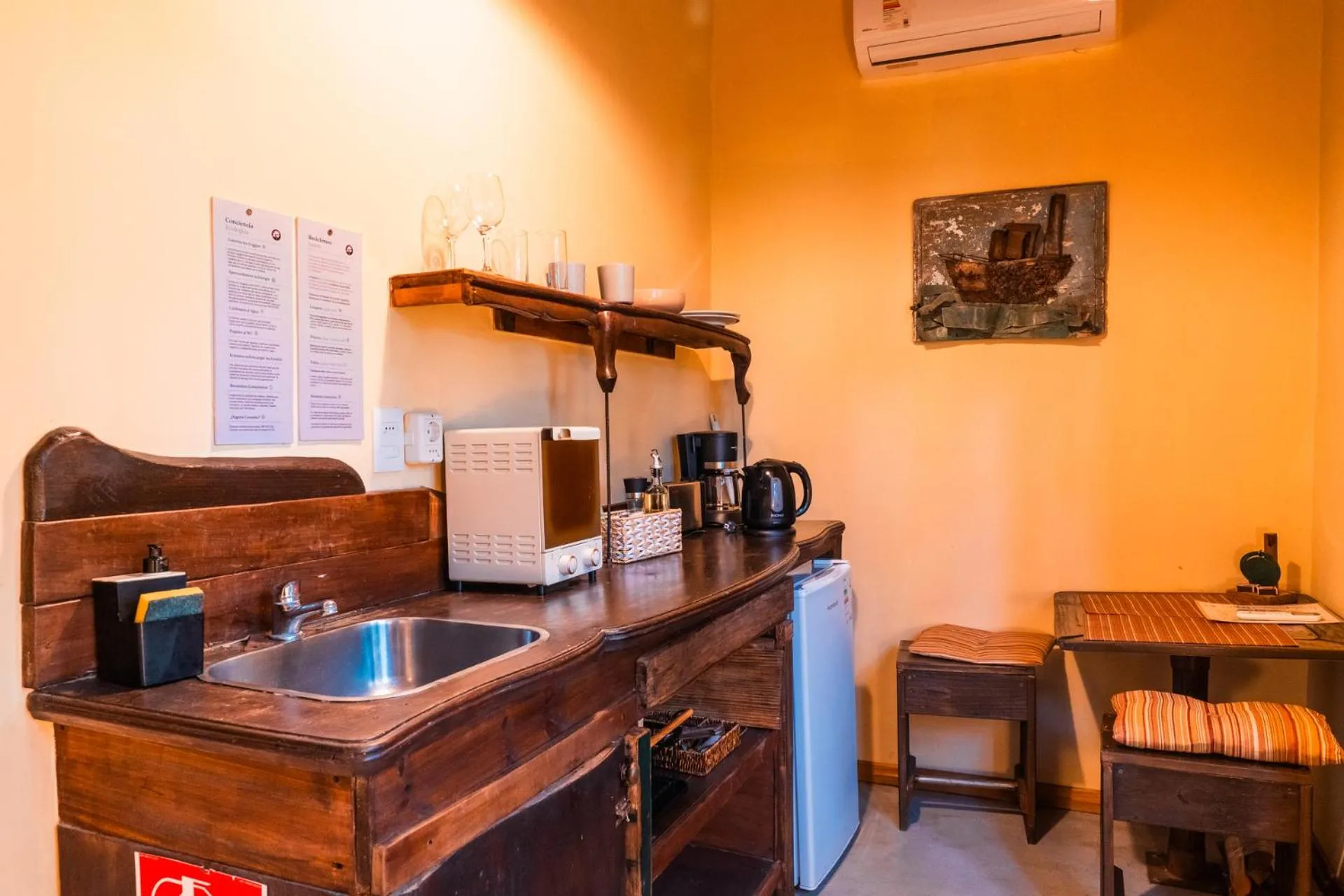 Kitchen or kitchenette in Cabañas en el Bosque a 5 minutos del mar - Estancia CH