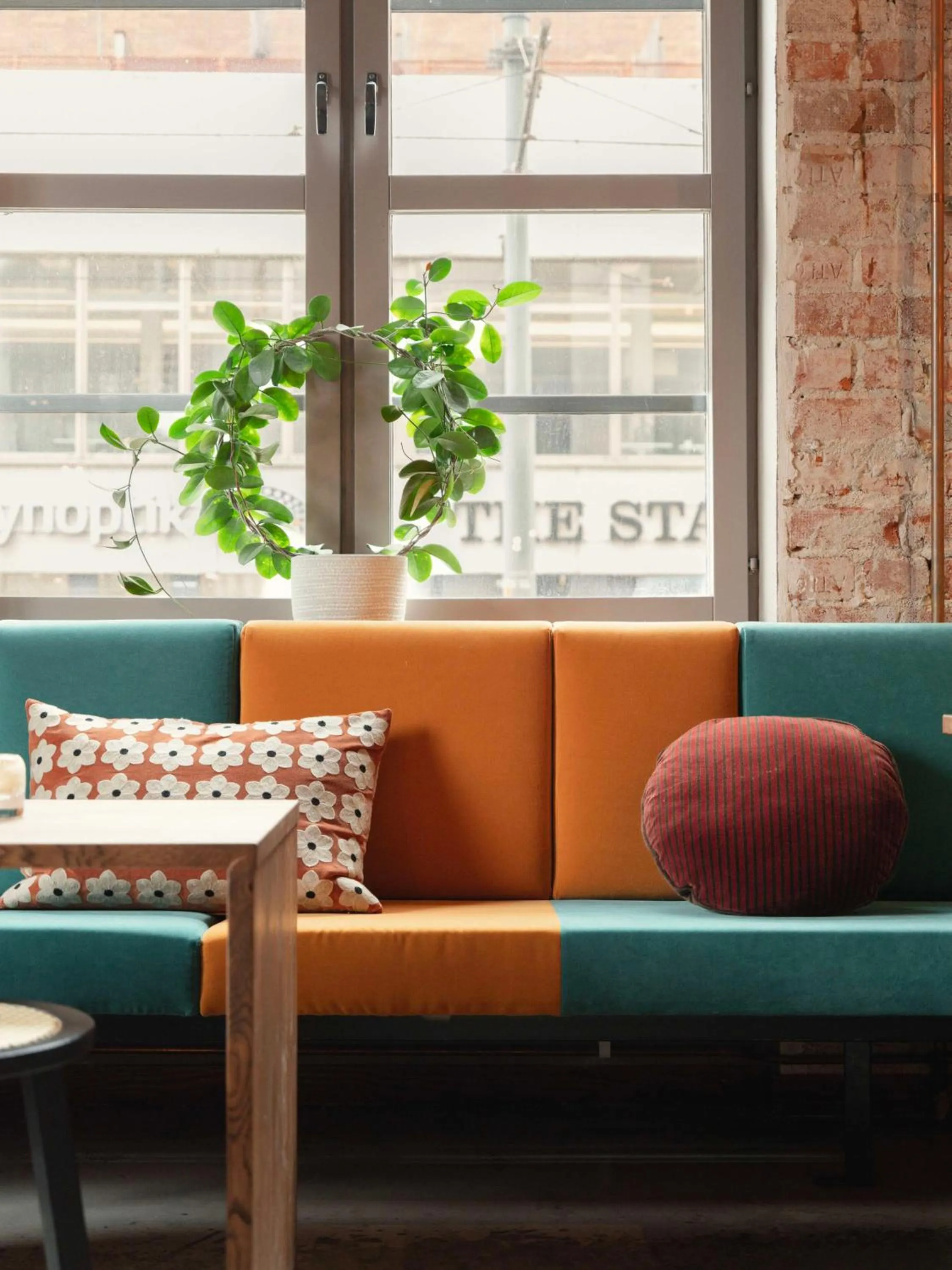 Lounge or bar in Story Hotel Signalfabriken, part of JdV by Hyatt