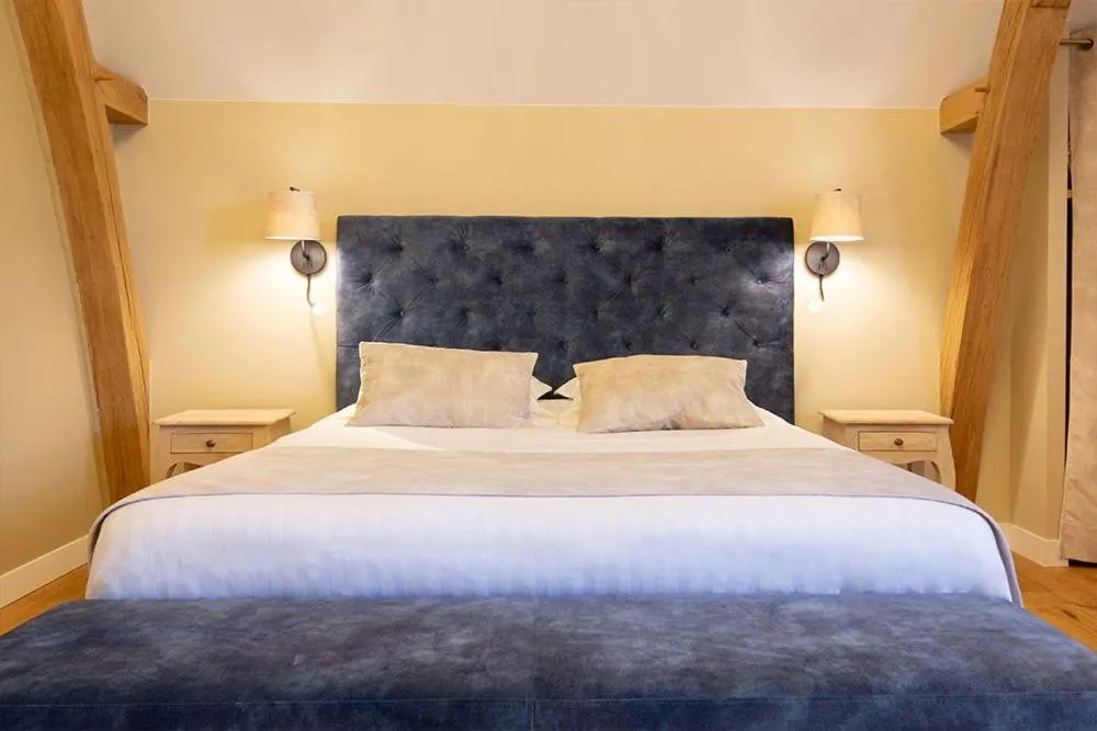 Bed in Hotel Haras De La Potardiere