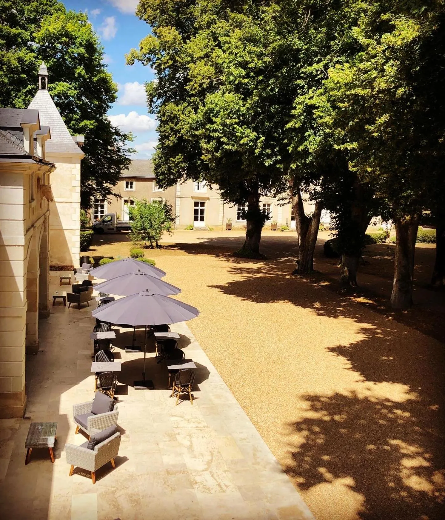 Patio in Hotel Haras De La Potardiere