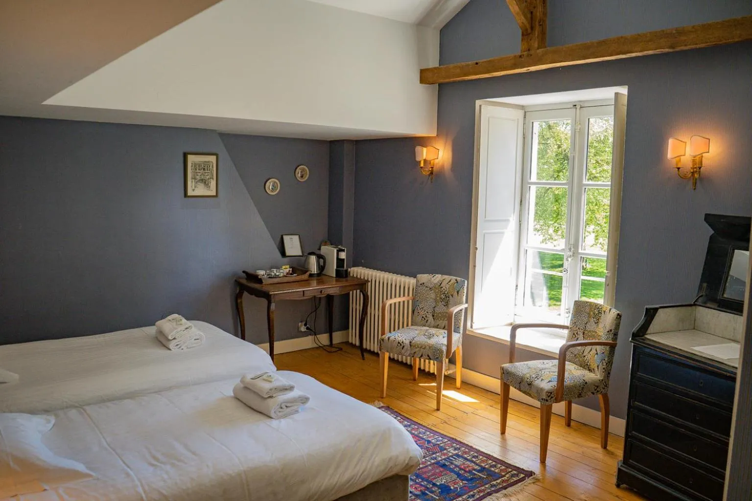 Coffee/tea facilities, Bed in Hotel Haras De La Potardiere