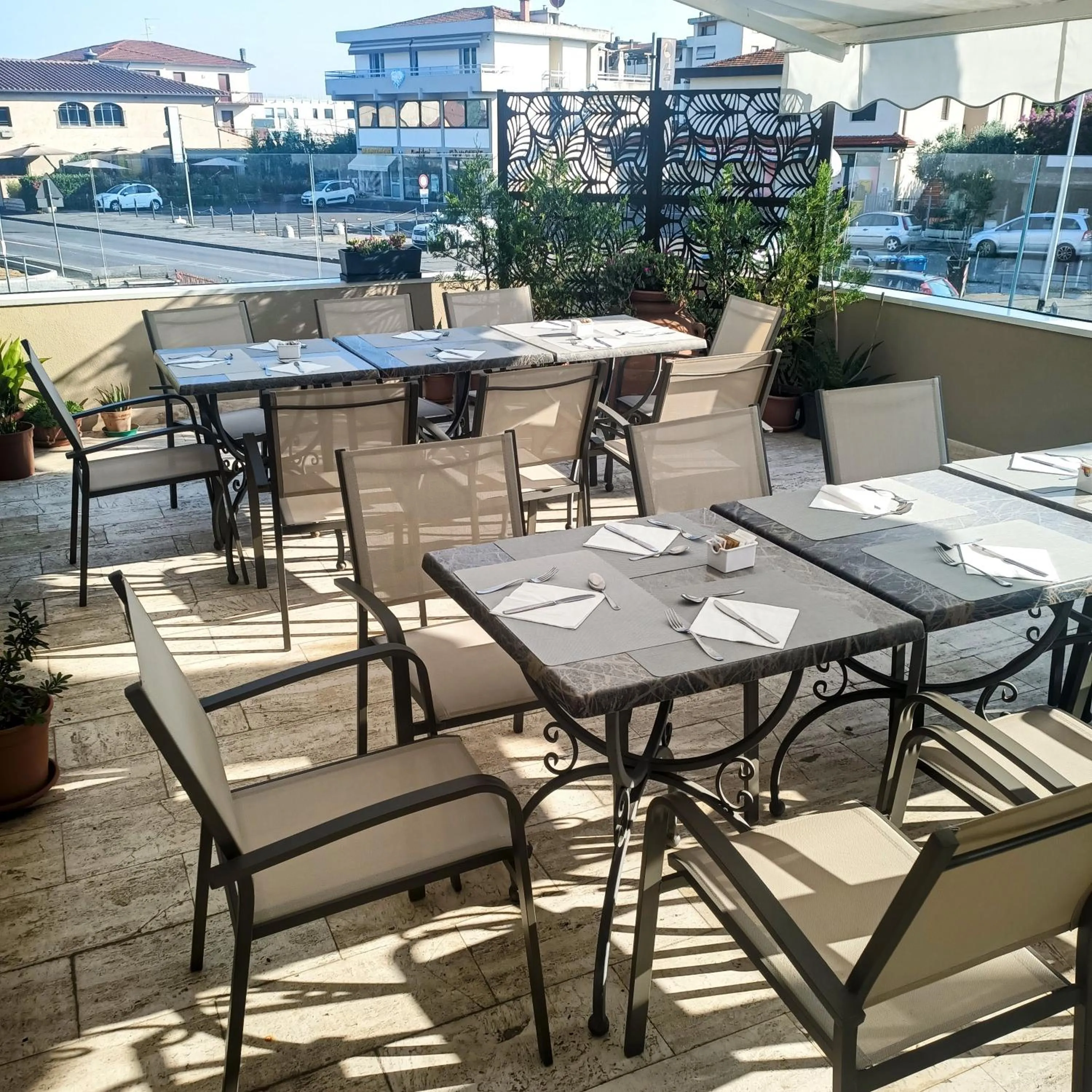 Restaurant/places to eat in Hotel Toscana