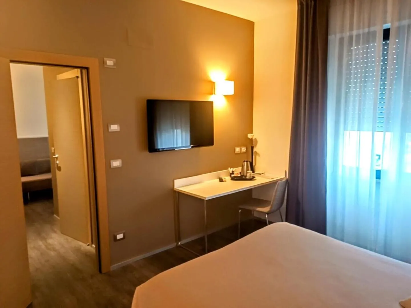 Bedroom, Bed in Hotel Toscana