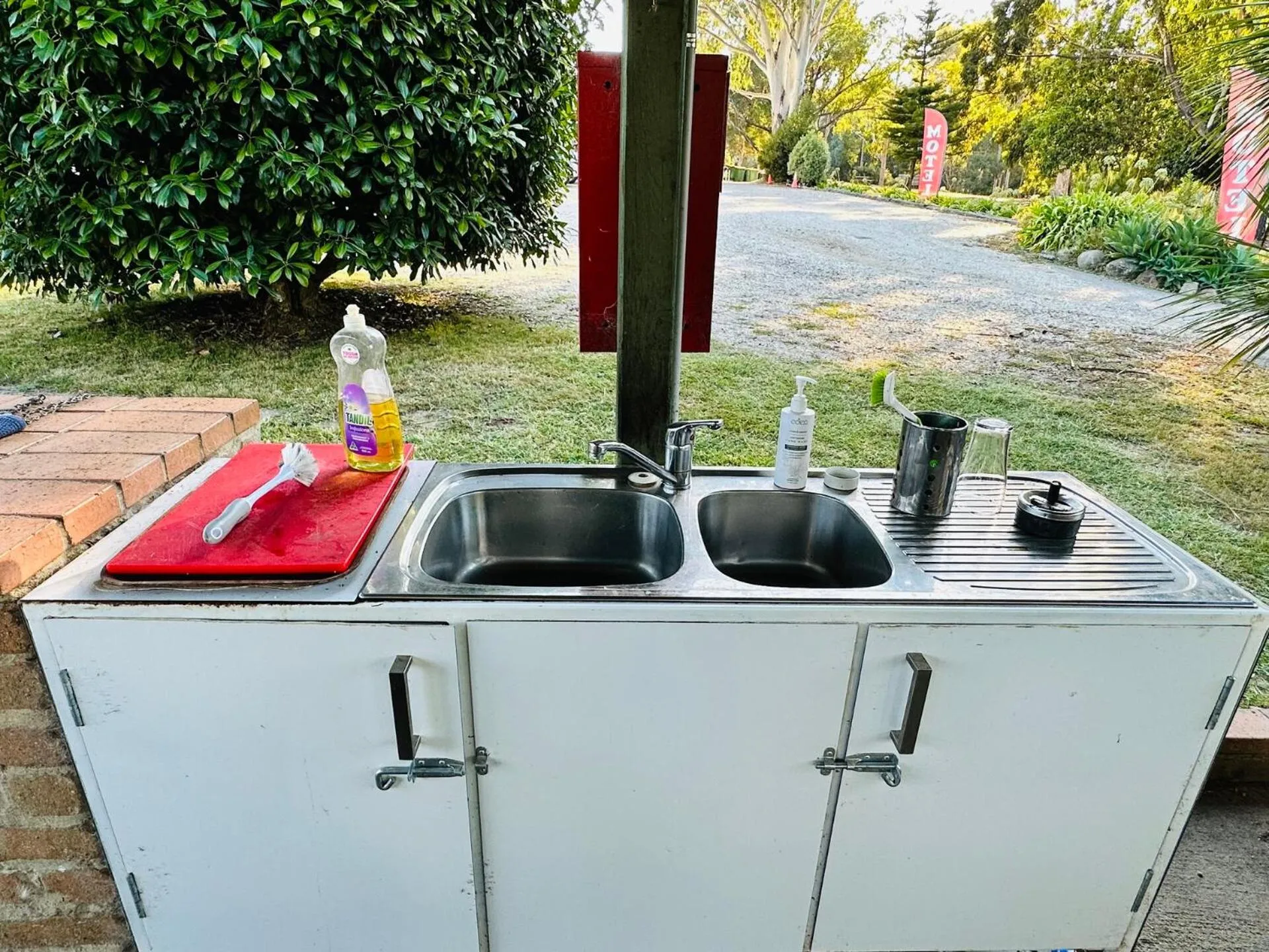BBQ facilities in Eildon Lake Motel