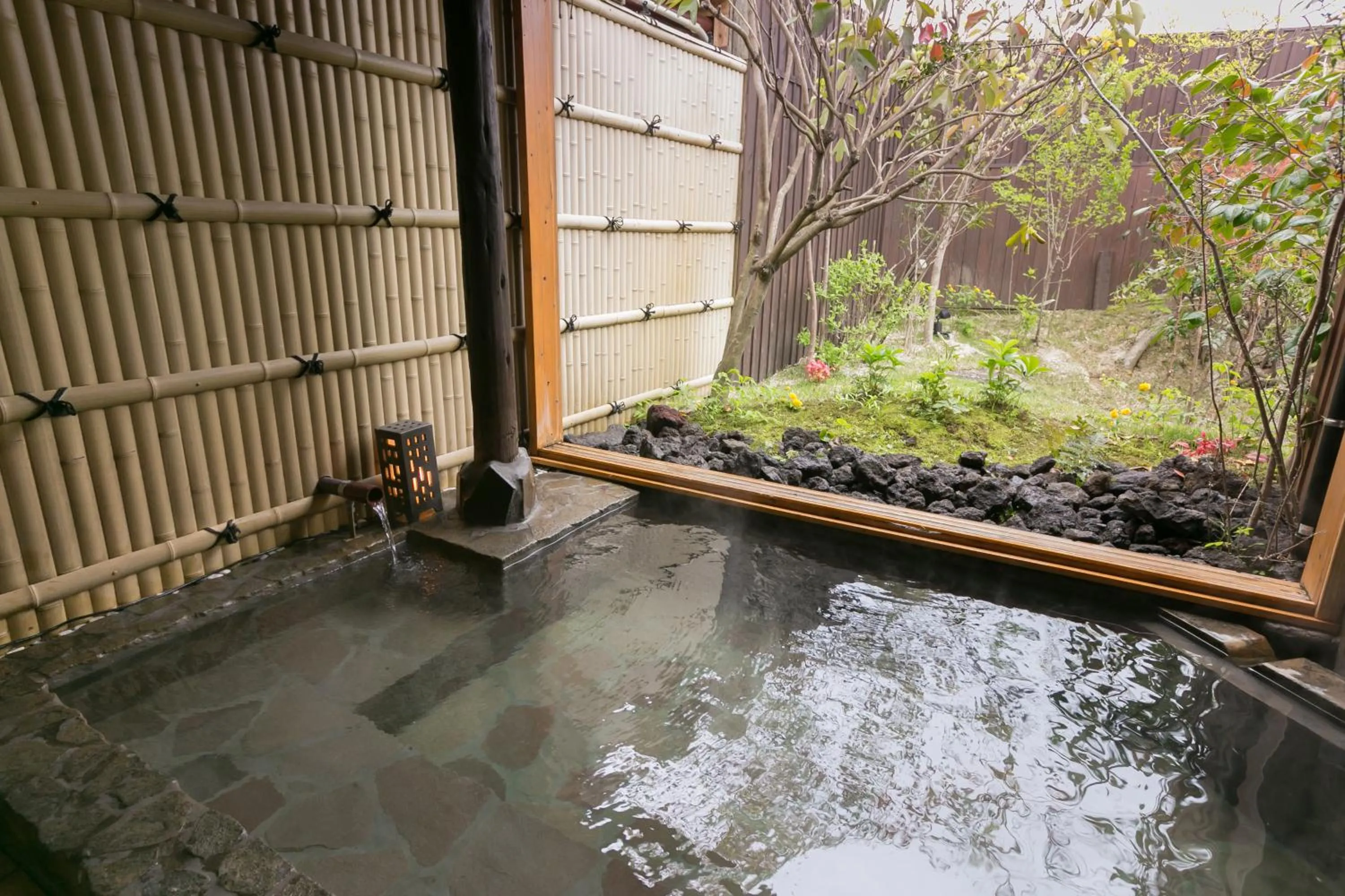 Hot Spring Bath in Yumeoi-so