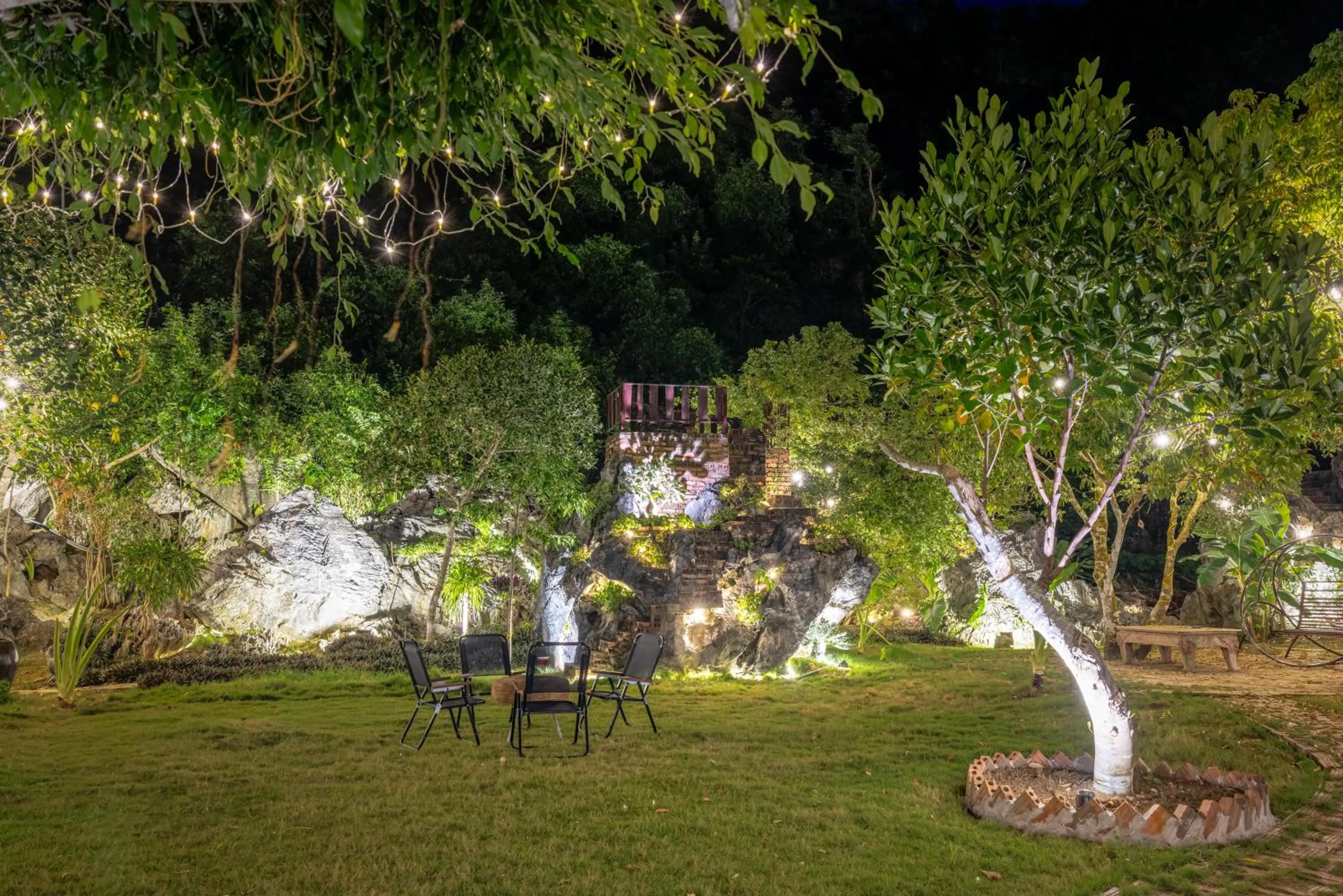 Garden in Cat Ba Serena Homestay And Swimming Pool