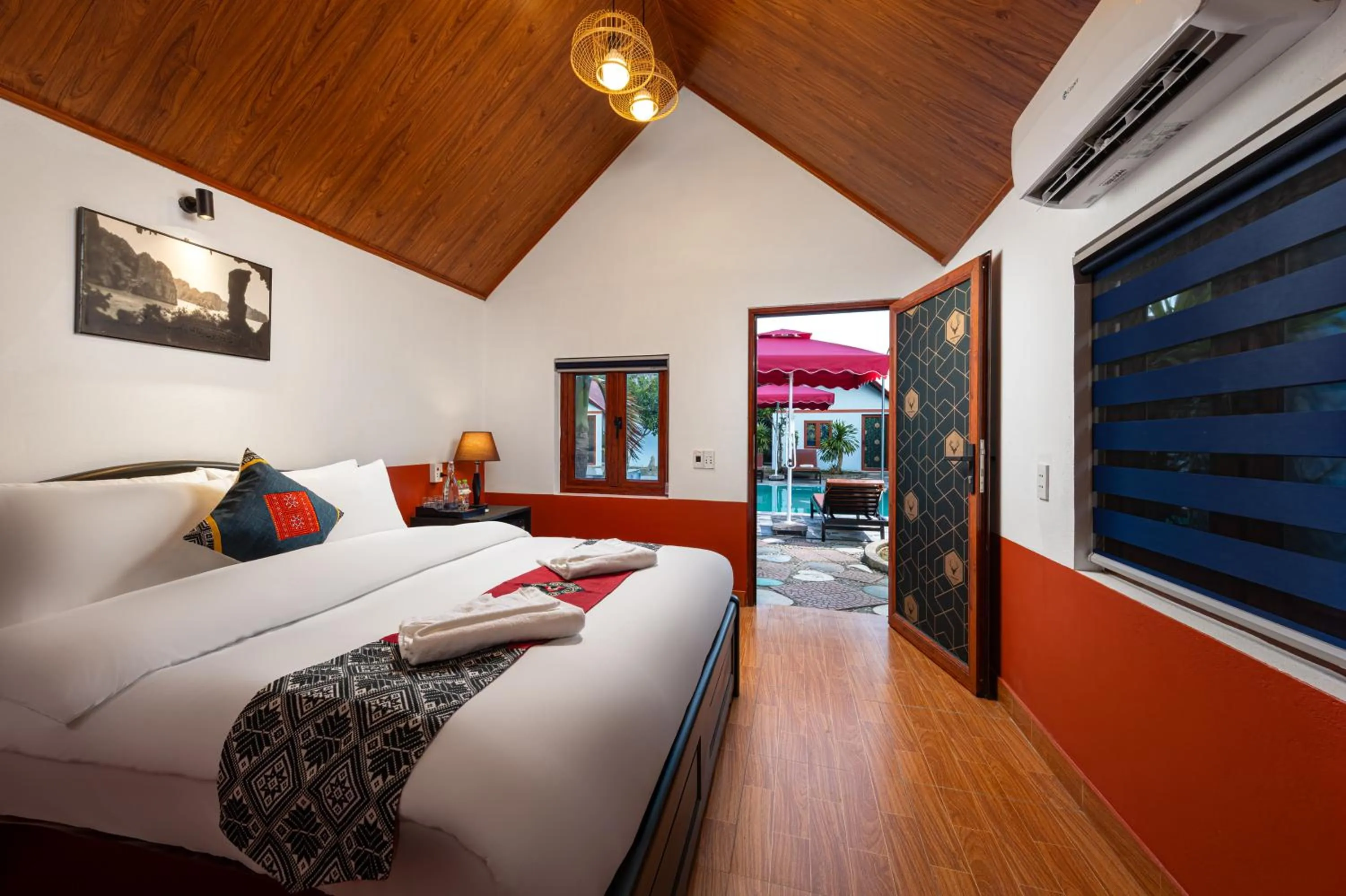 Bed in Cat Ba Serena Homestay And Swimming Pool