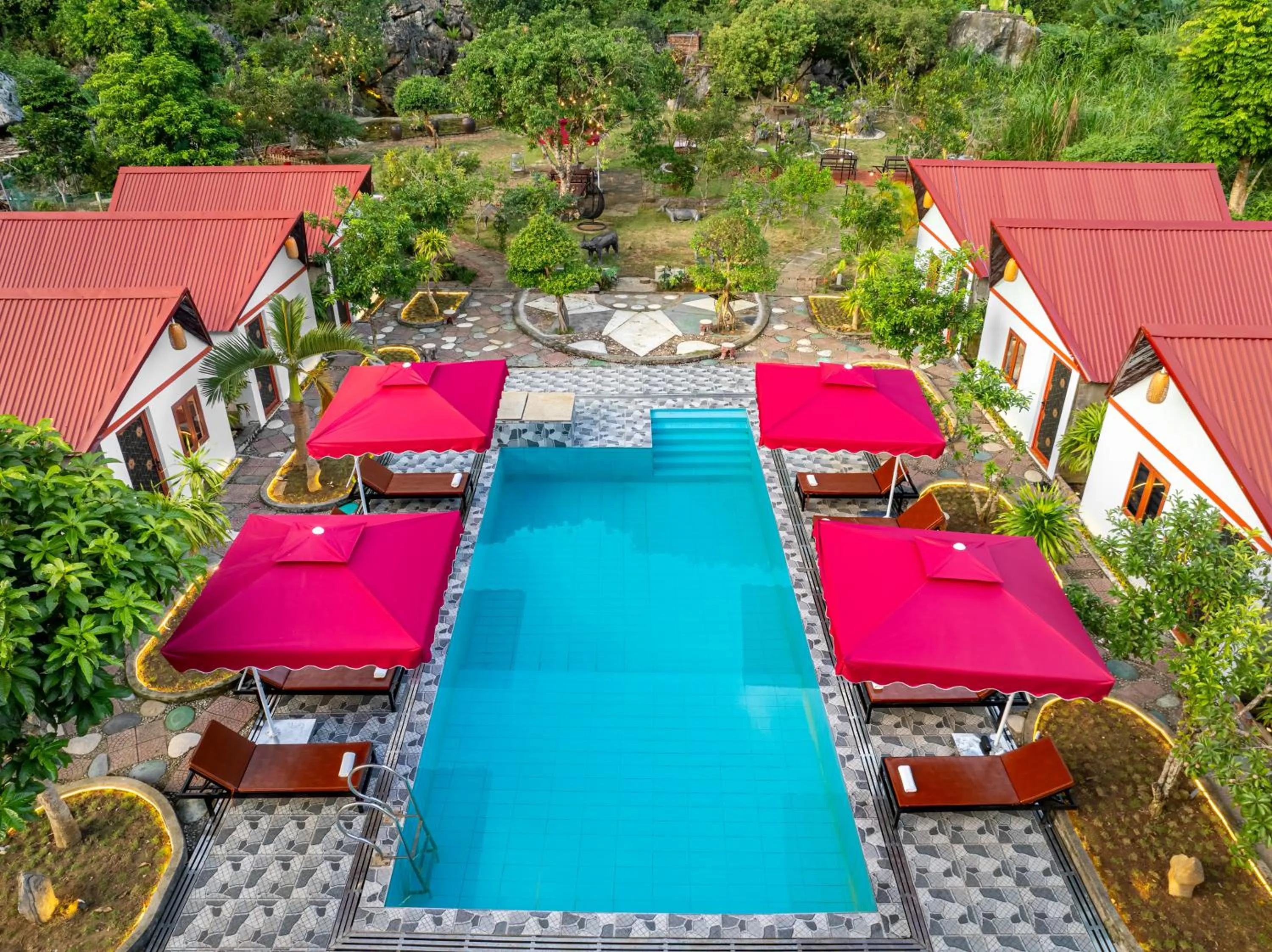 Property building in Cat Ba Serena Homestay And Swimming Pool