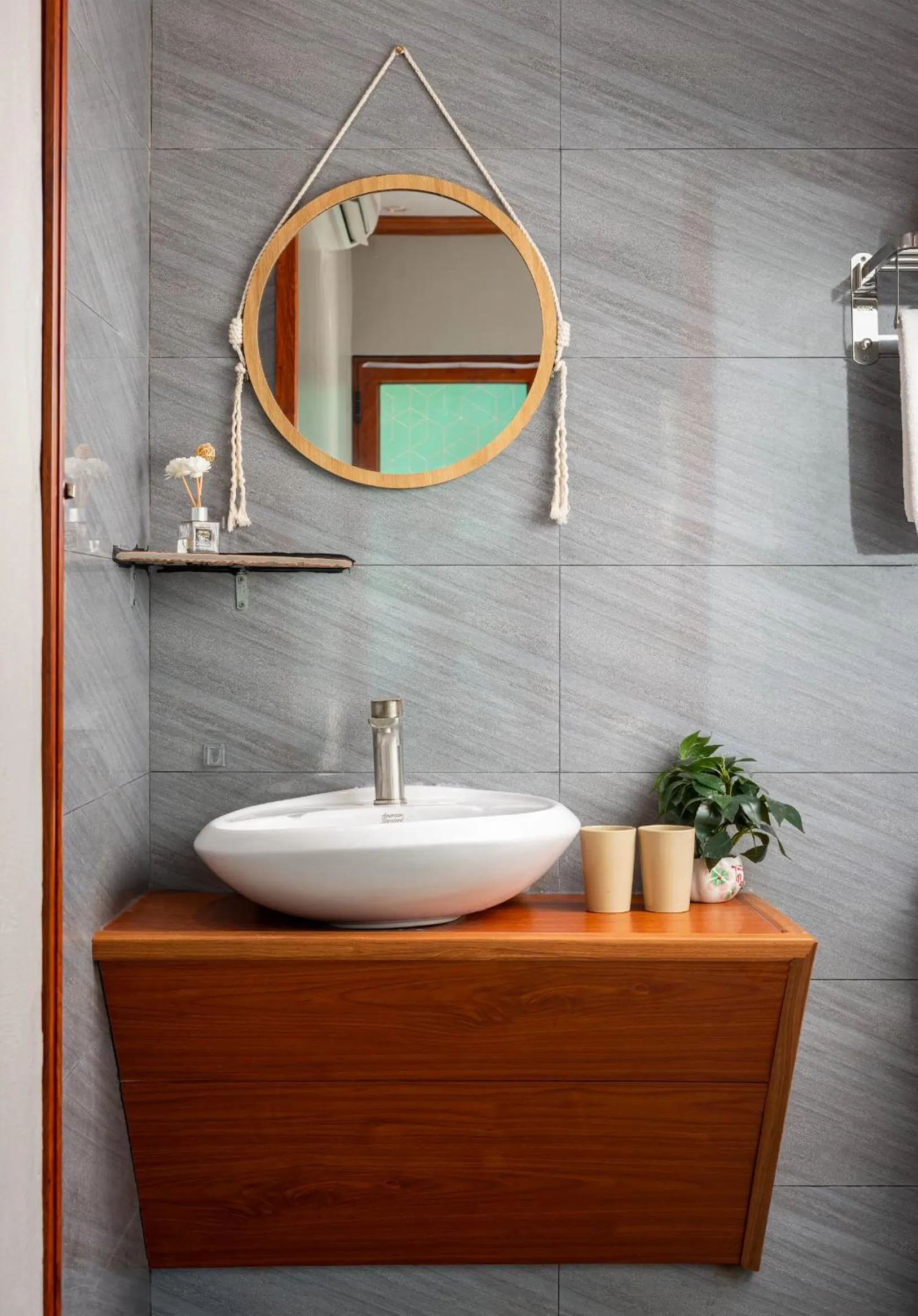 Bathroom in Cat Ba Serena Homestay And Swimming Pool