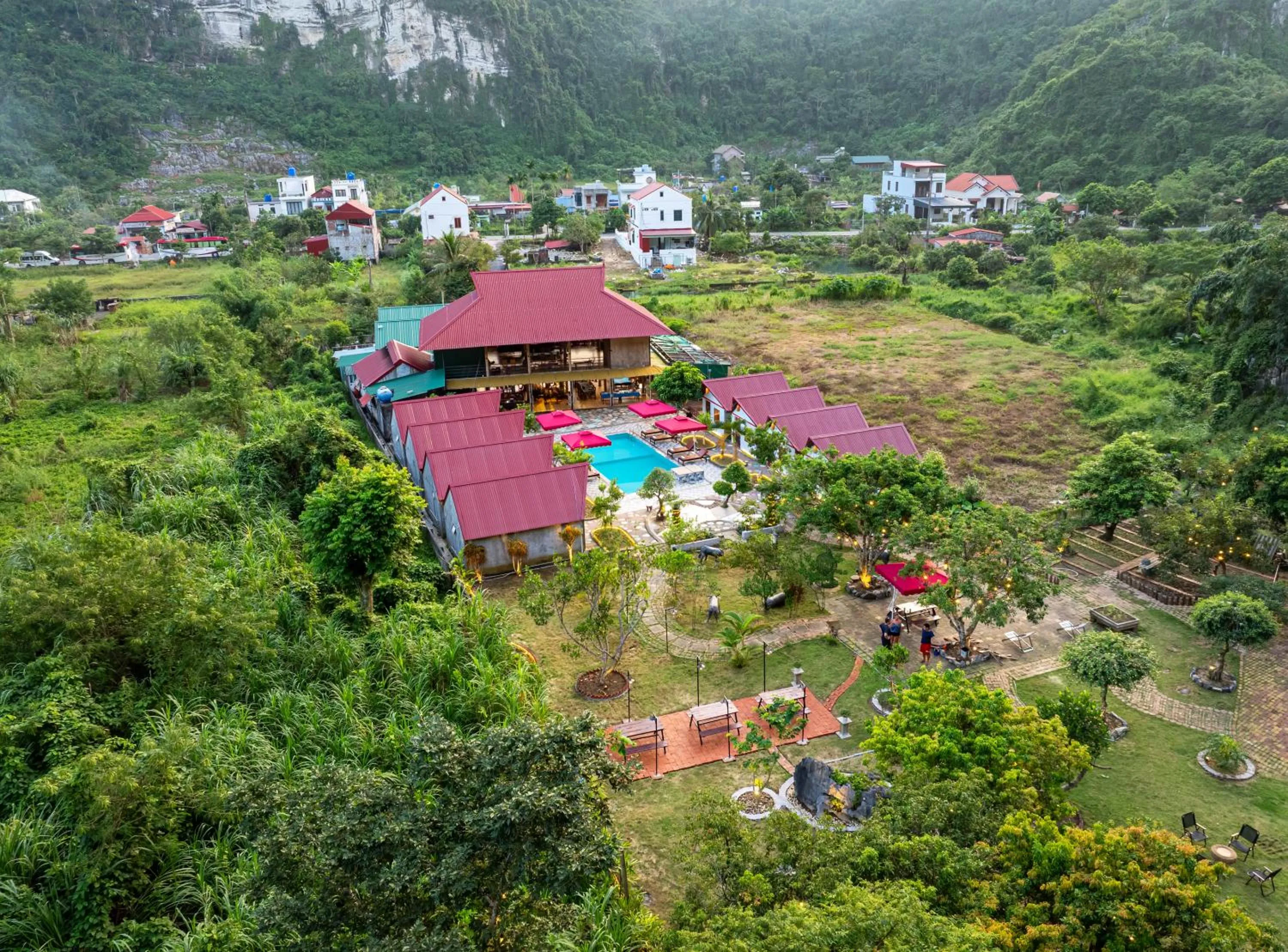 Property building in Cat Ba Serena Homestay And Swimming Pool