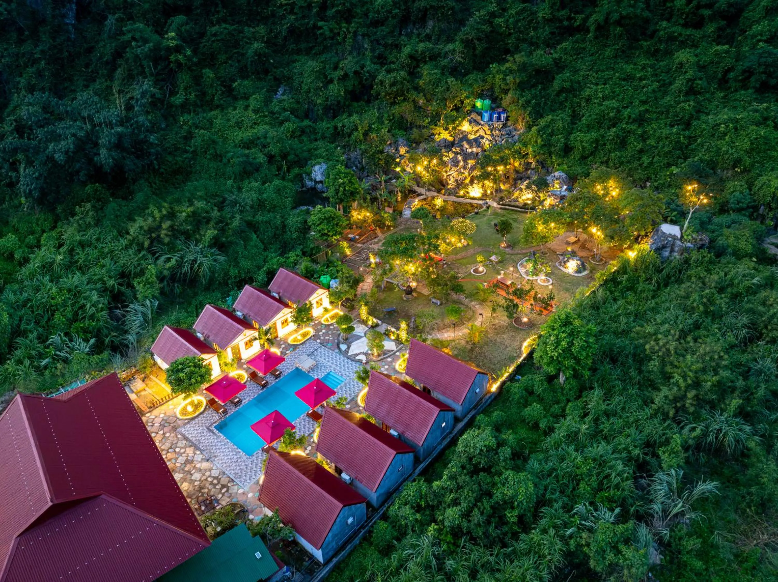 Property building in Cat Ba Serena Homestay And Swimming Pool