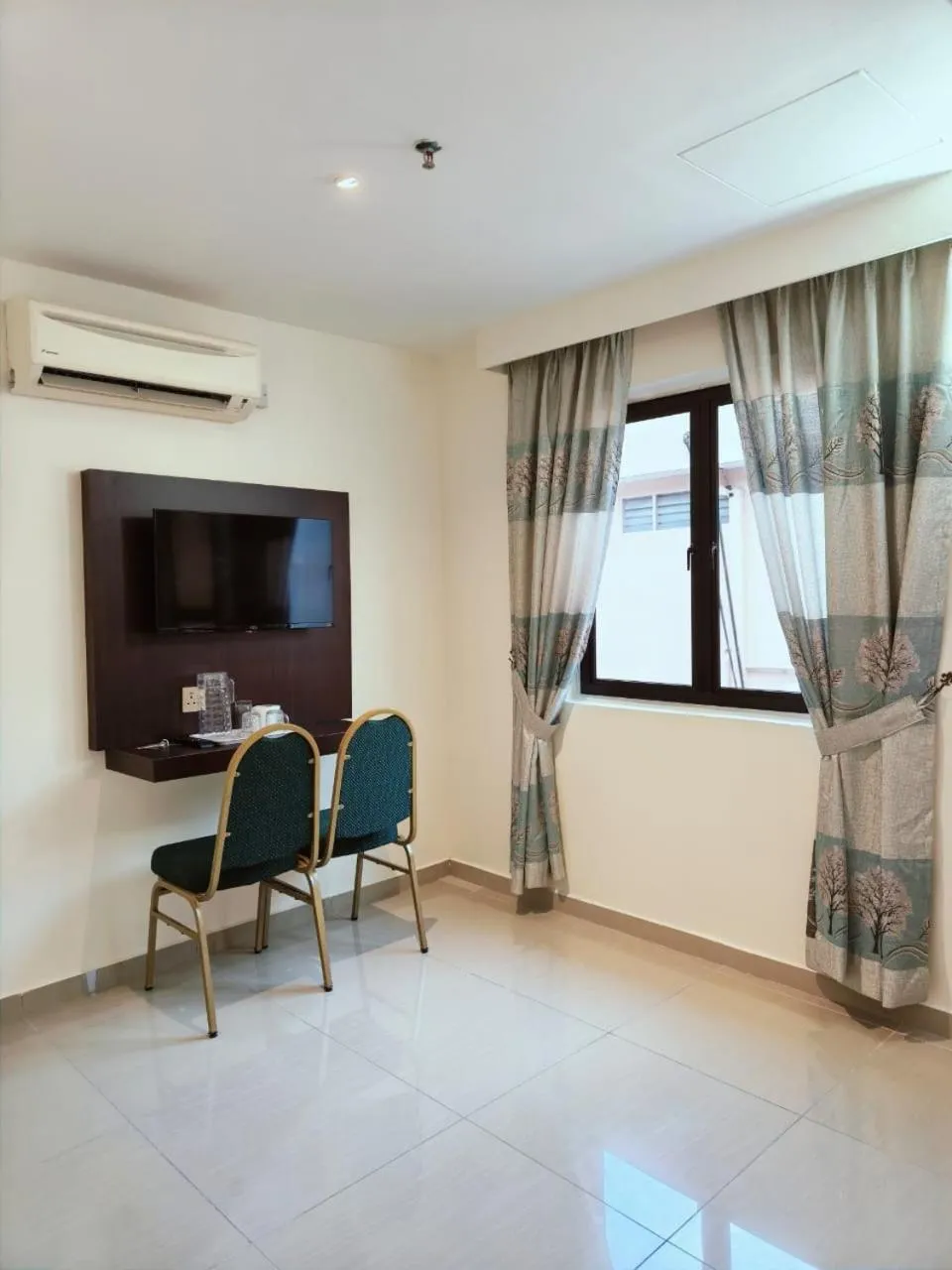 Hotel Sri Sutra PJ 222