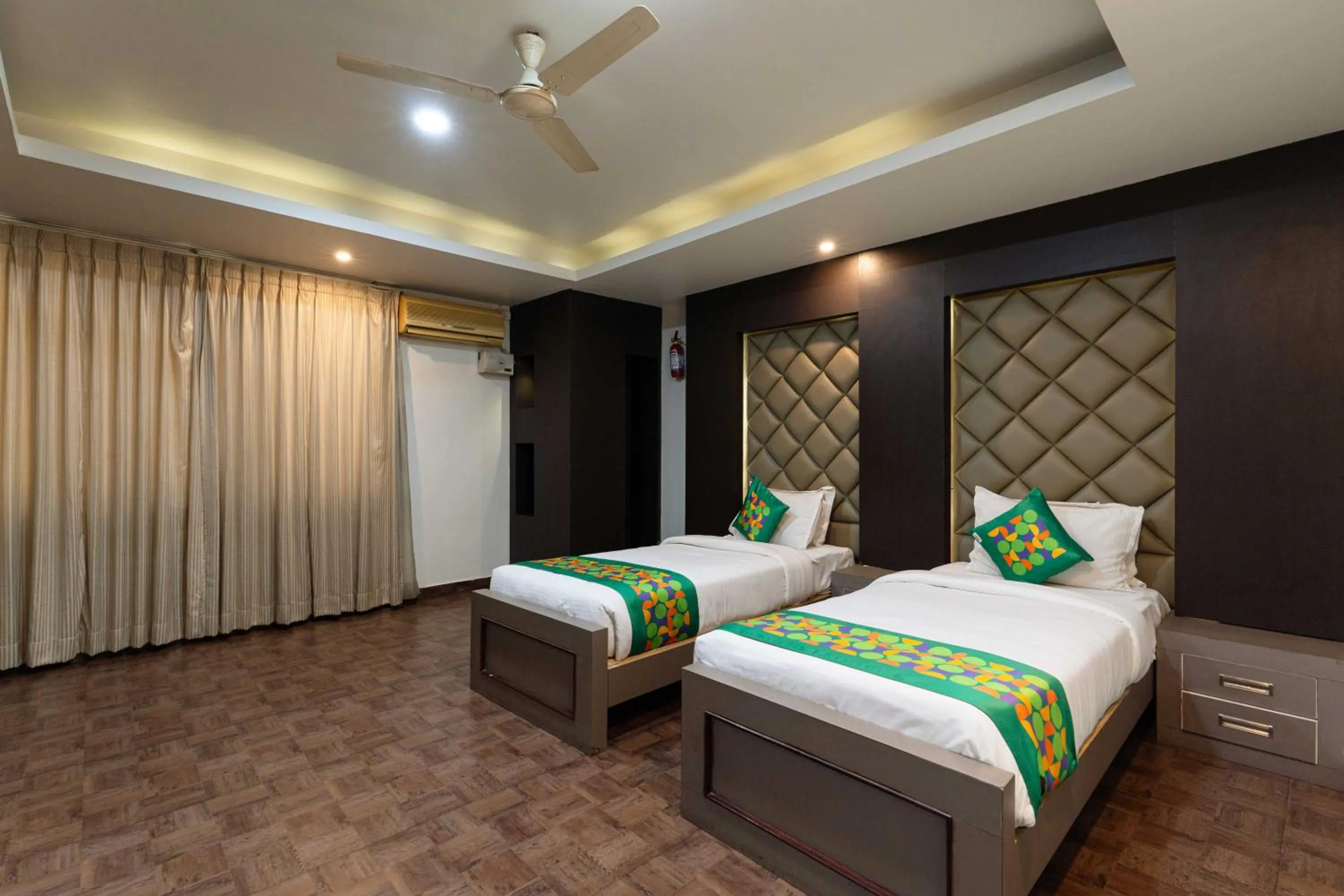 Bedroom, Bed in Treebo Kings Orchid