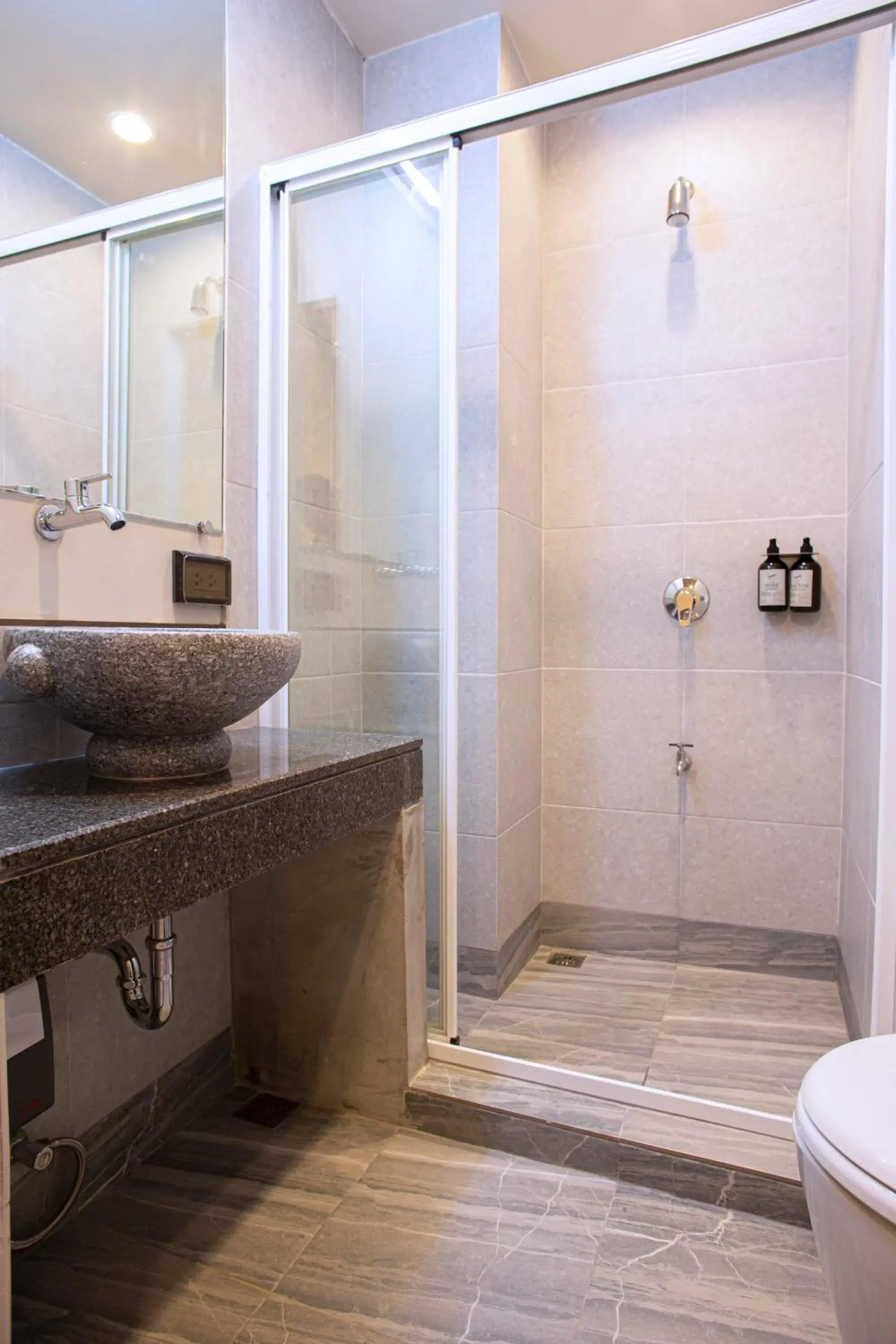 Shower in FOODOTEL Shower in FOODOTEL