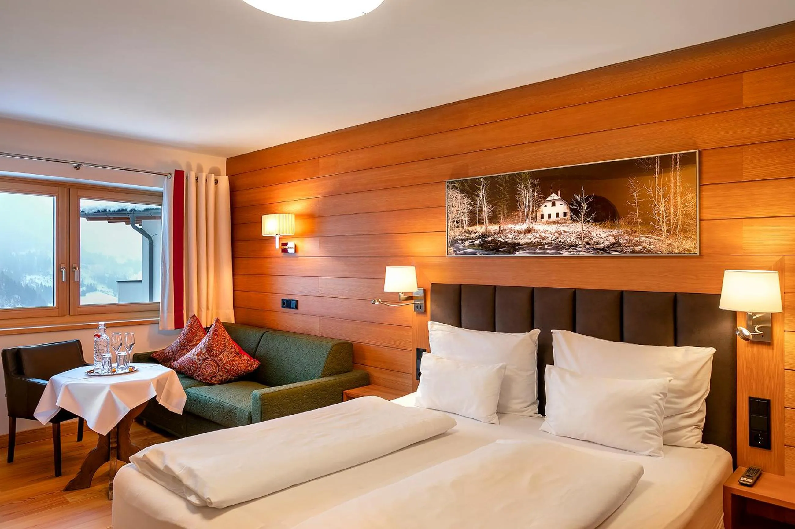 Photo of the whole room, Bed in Hotel Zinnkrügl