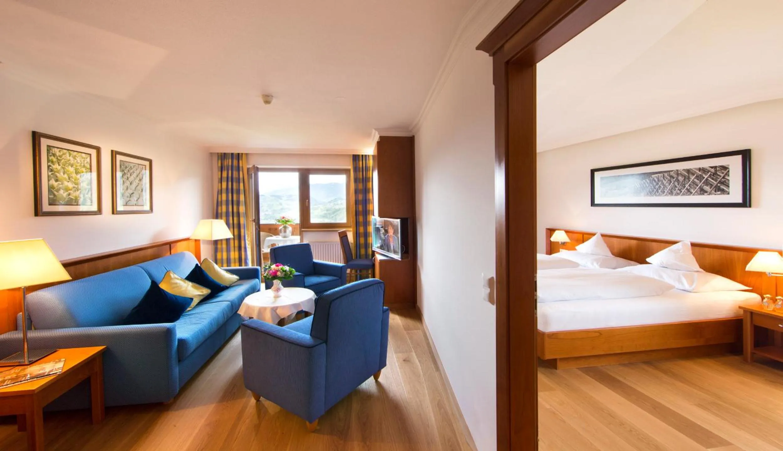 Photo of the whole room, Bed in Hotel Zinnkrügl