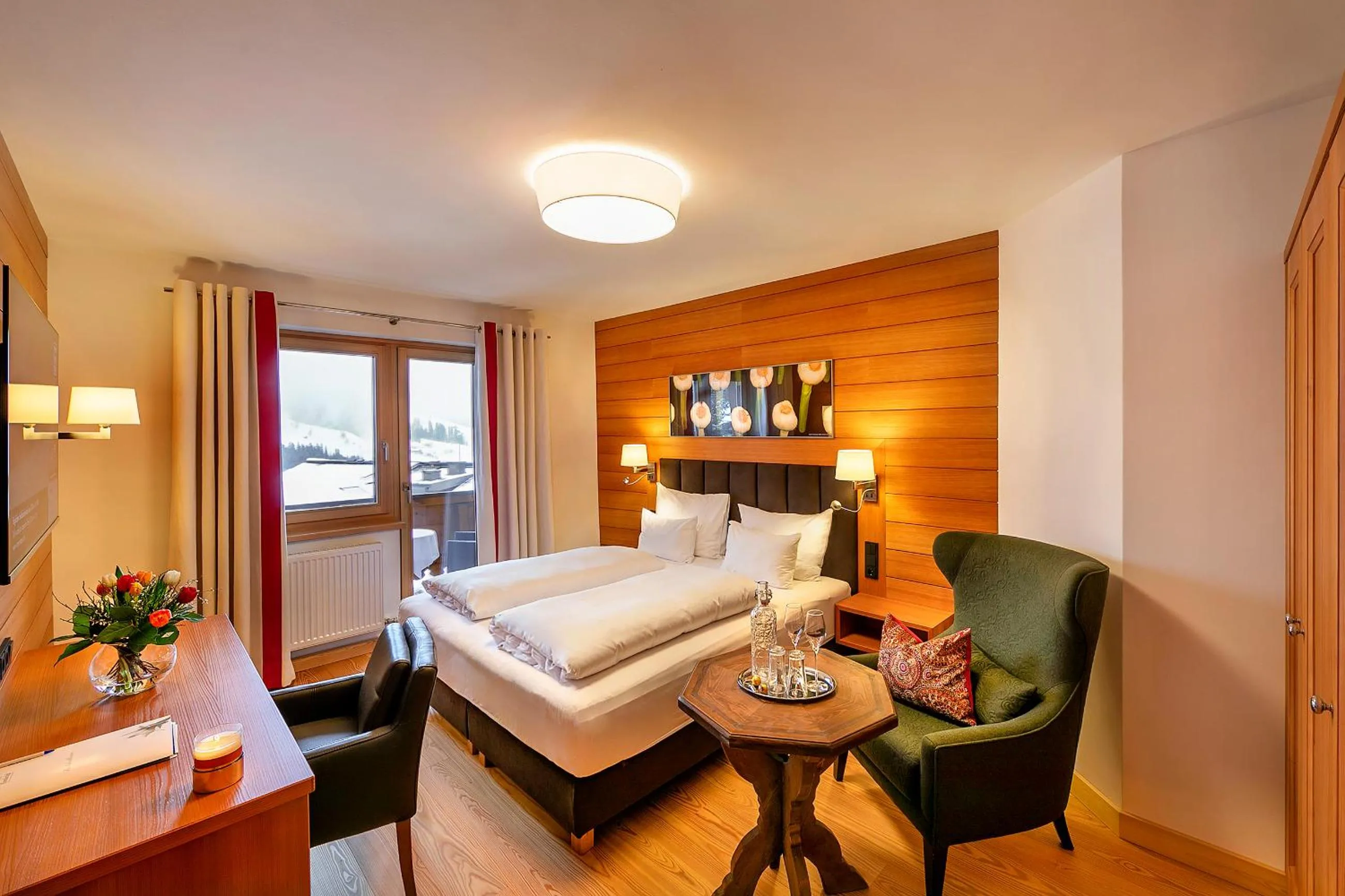 Photo of the whole room, Bed in Hotel Zinnkrügl