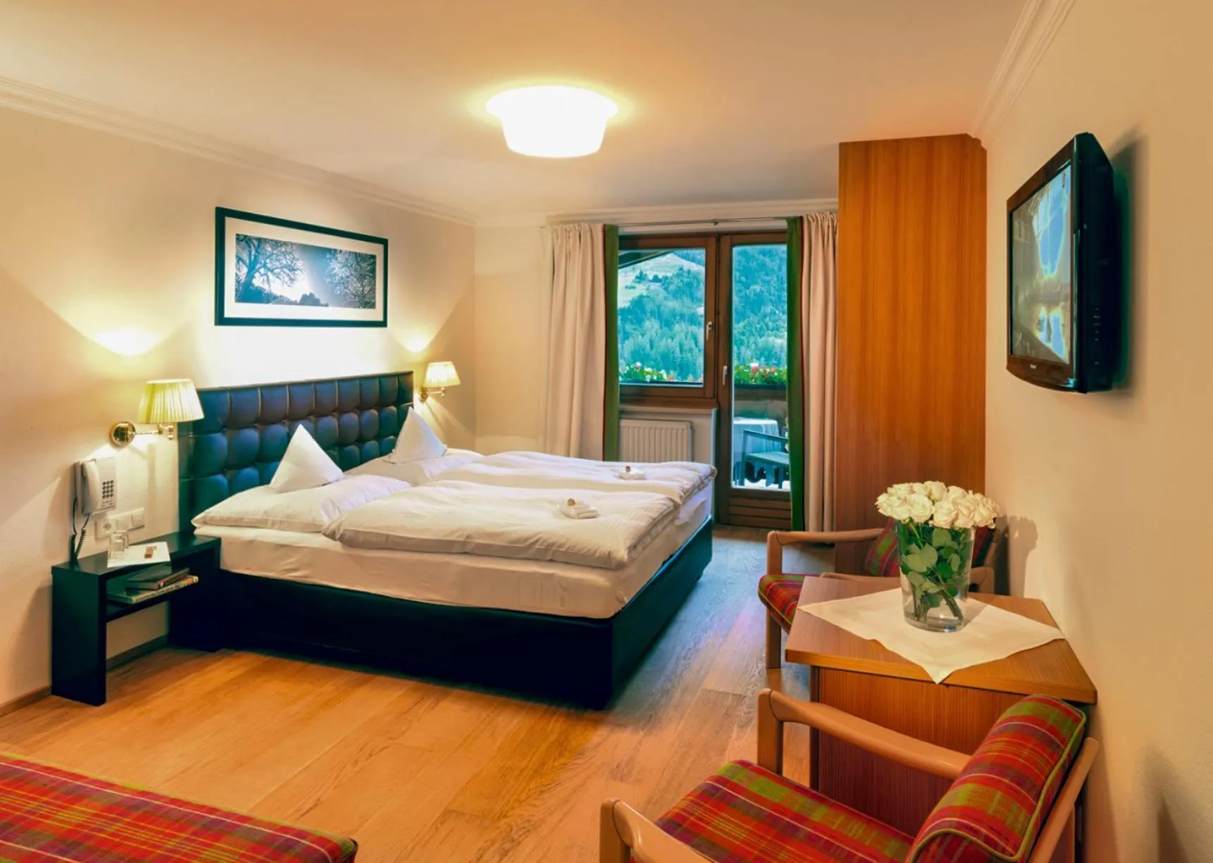 Photo of the whole room, Bed in Hotel Zinnkrügl