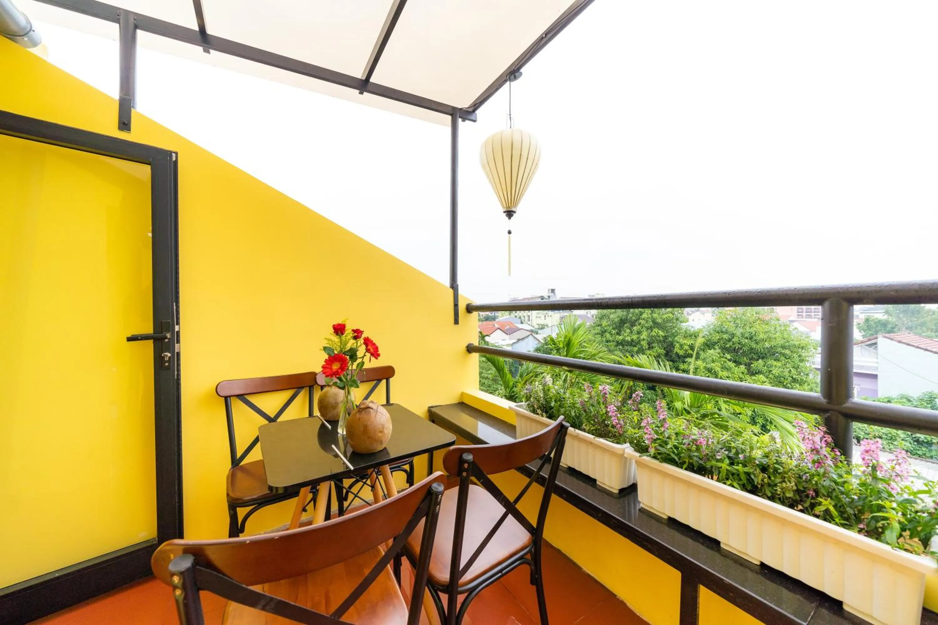 Balcony/Terrace in Coco Viet Homestay